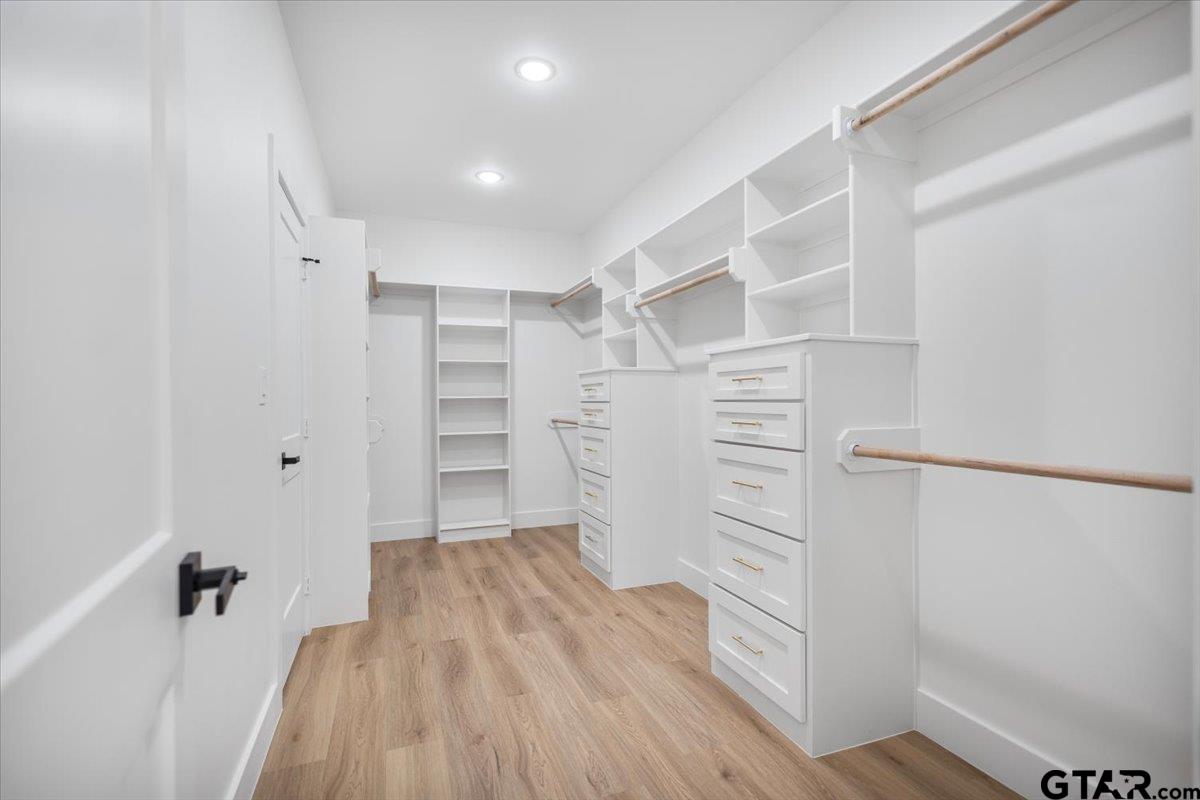 17249 Woodcrest Cir