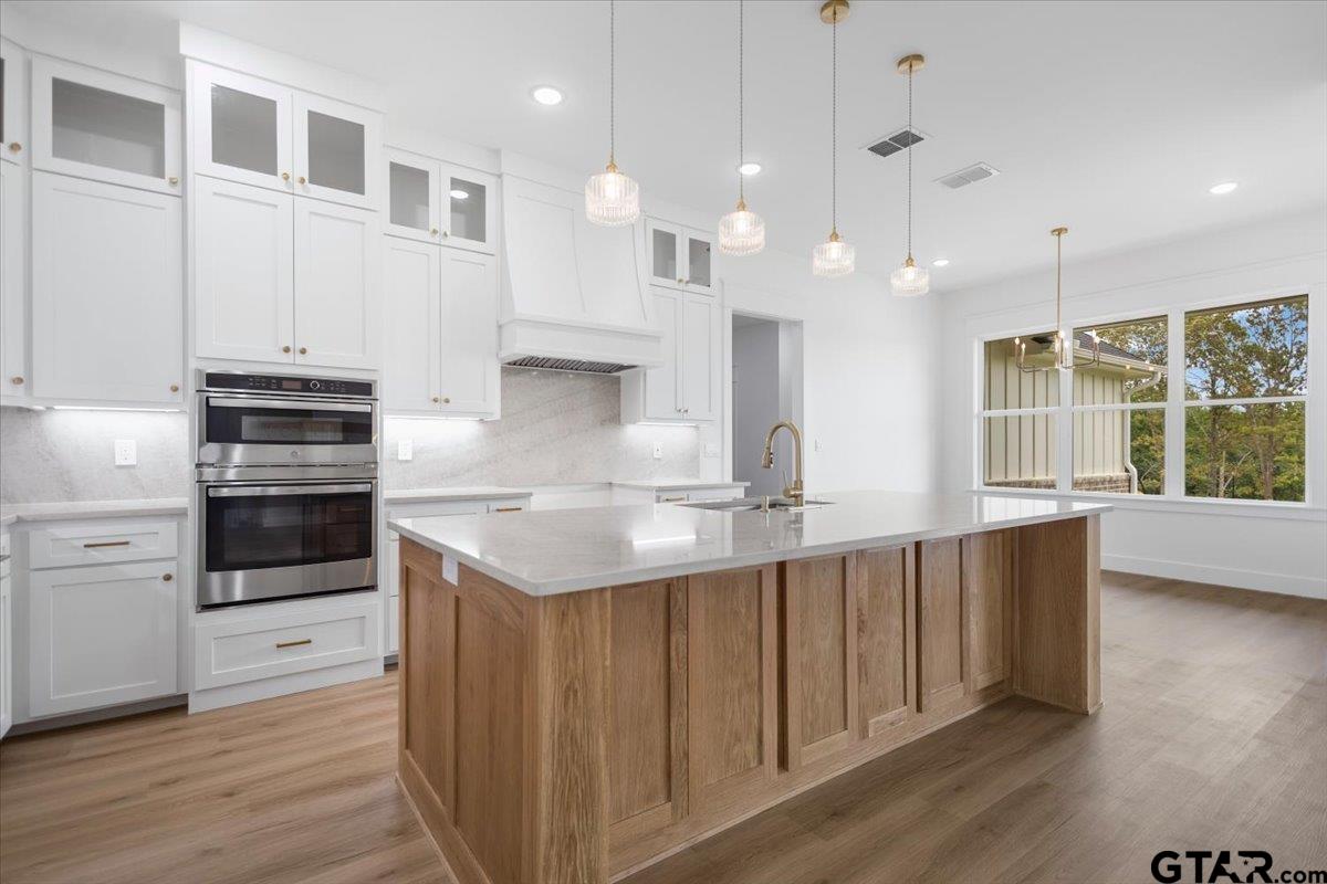 17249 Woodcrest Cir