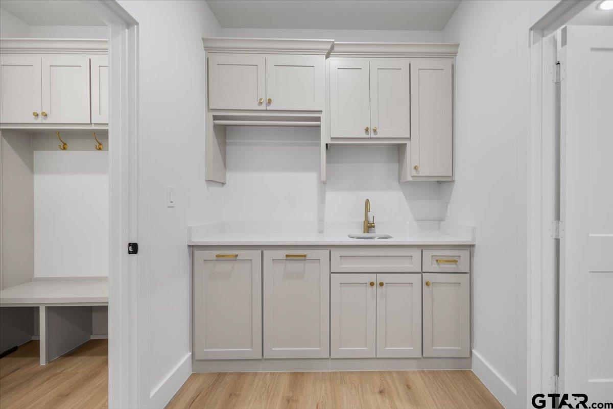 17249 Woodcrest Cir