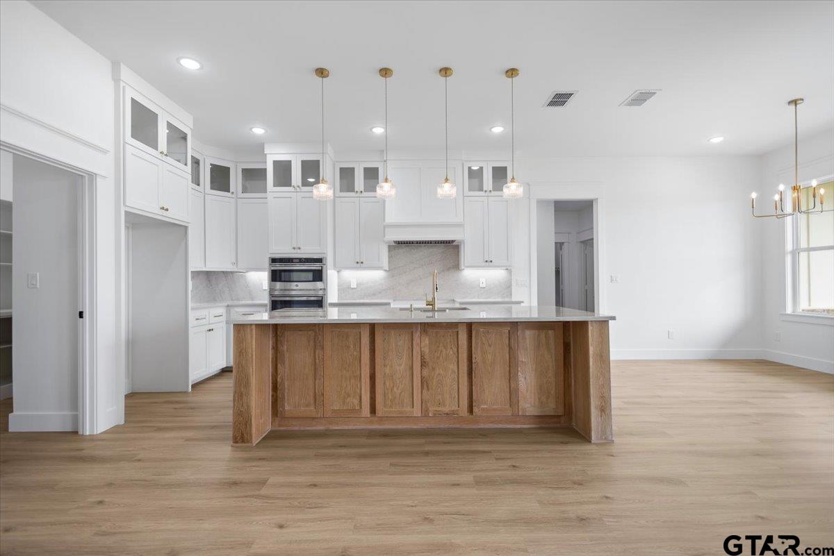 17249 Woodcrest Cir