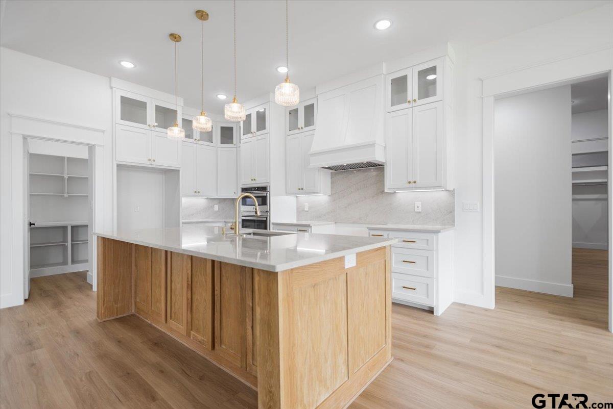 17249 Woodcrest Cir