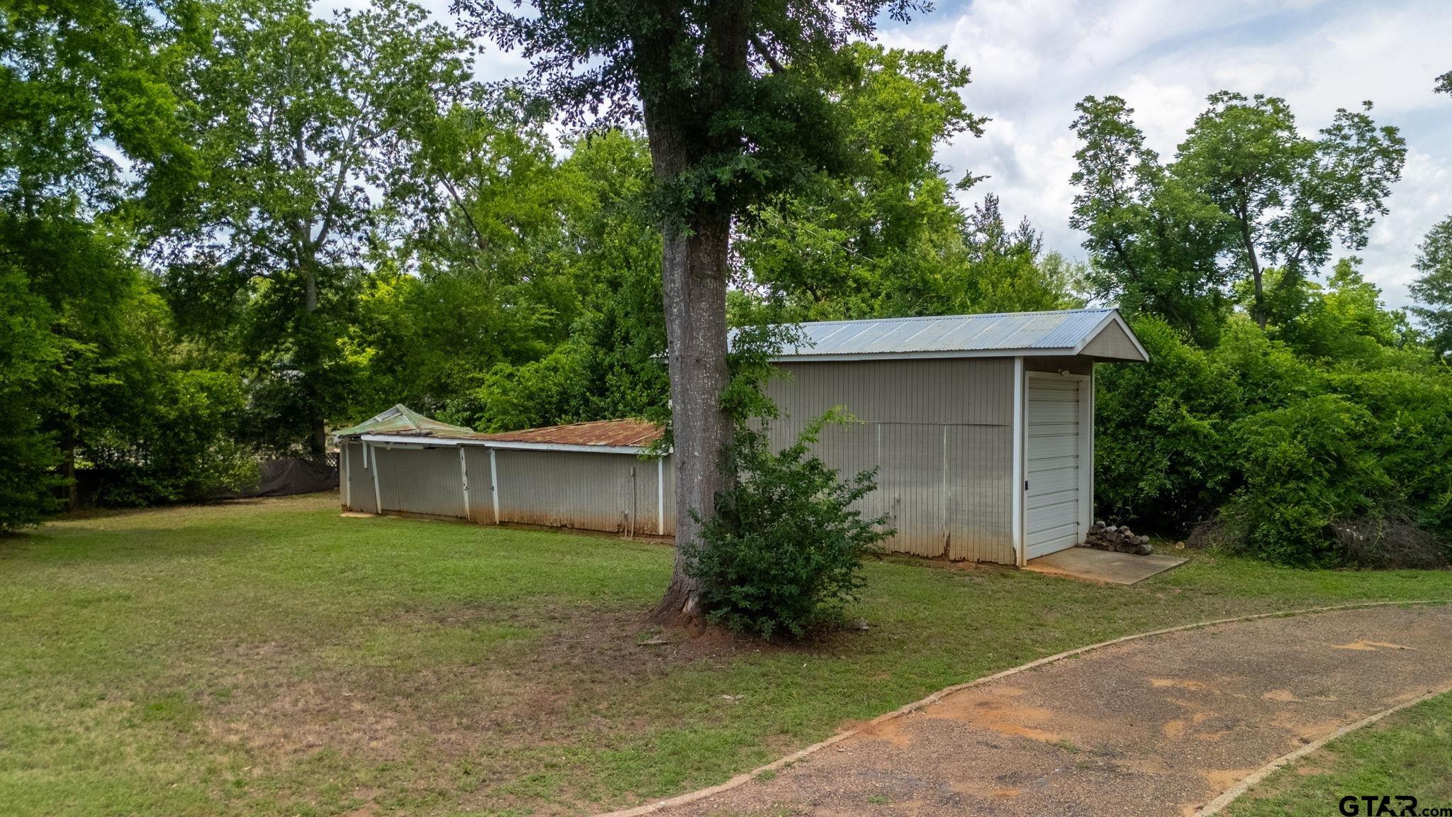 2115 S Sneed