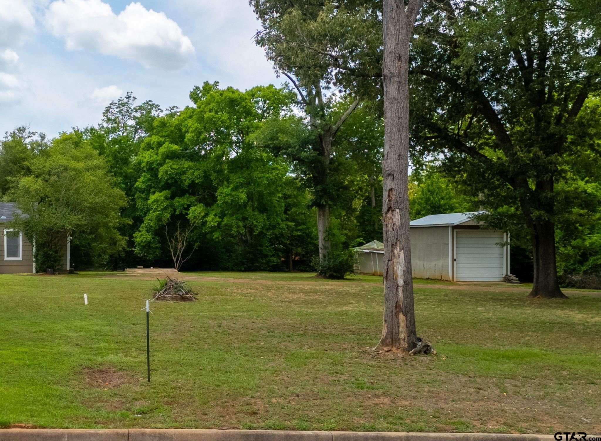 2121 S Sneed