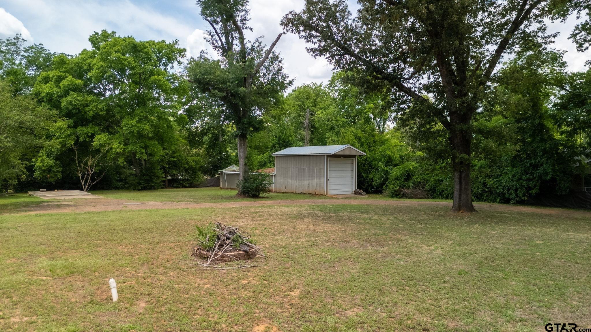 2121 S Sneed