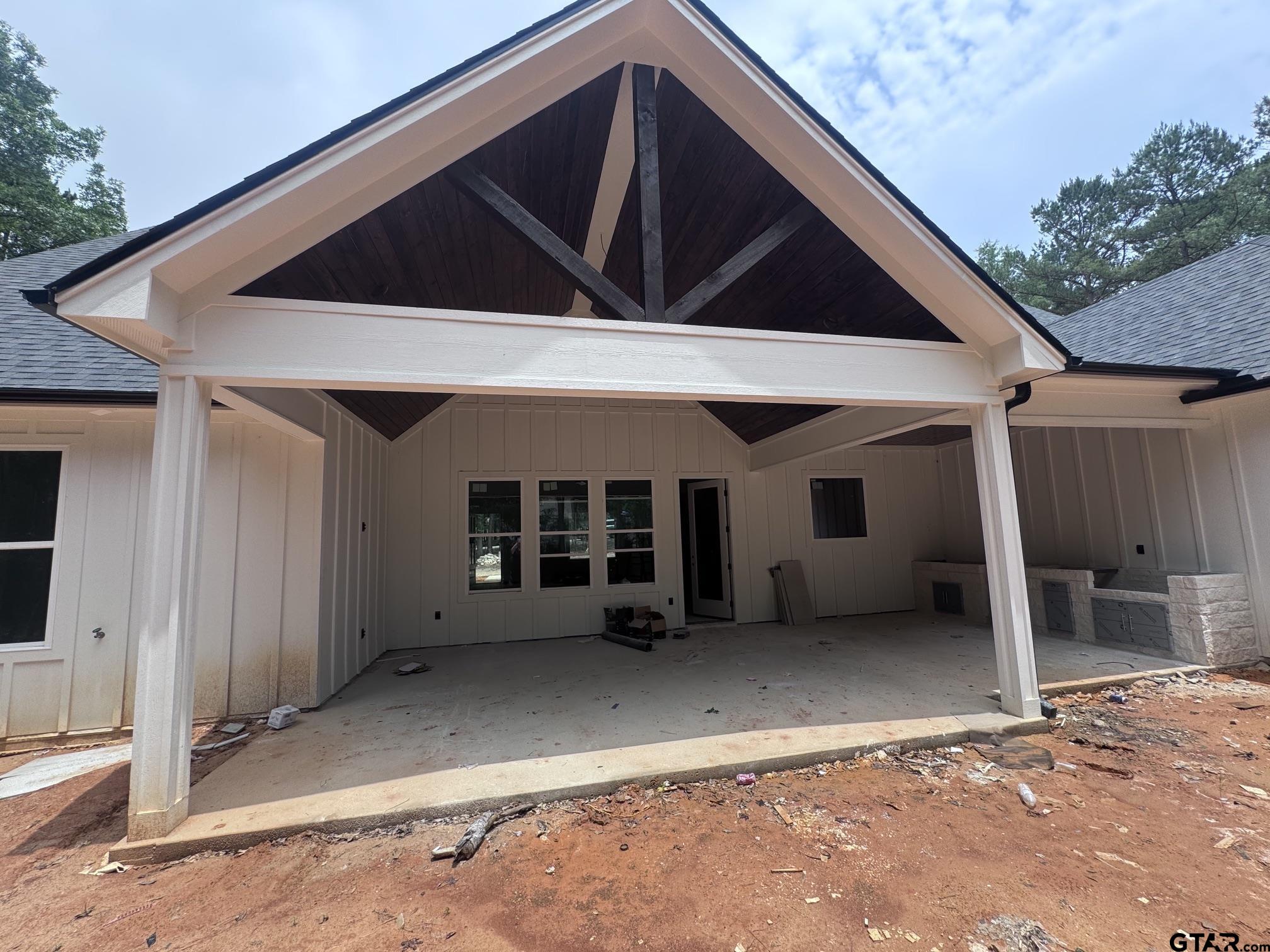 15337 Lakeside Dr