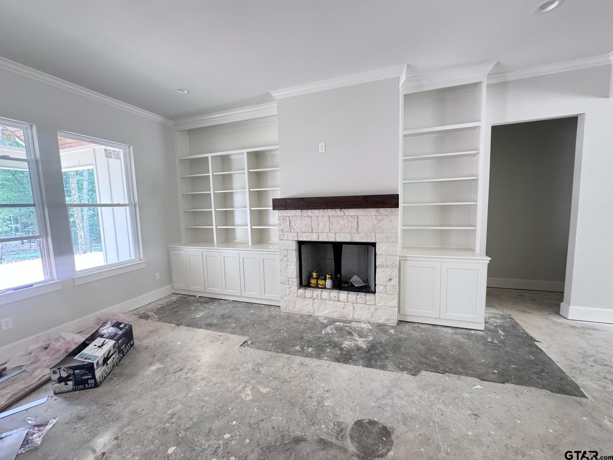 15337 Lakeside Dr