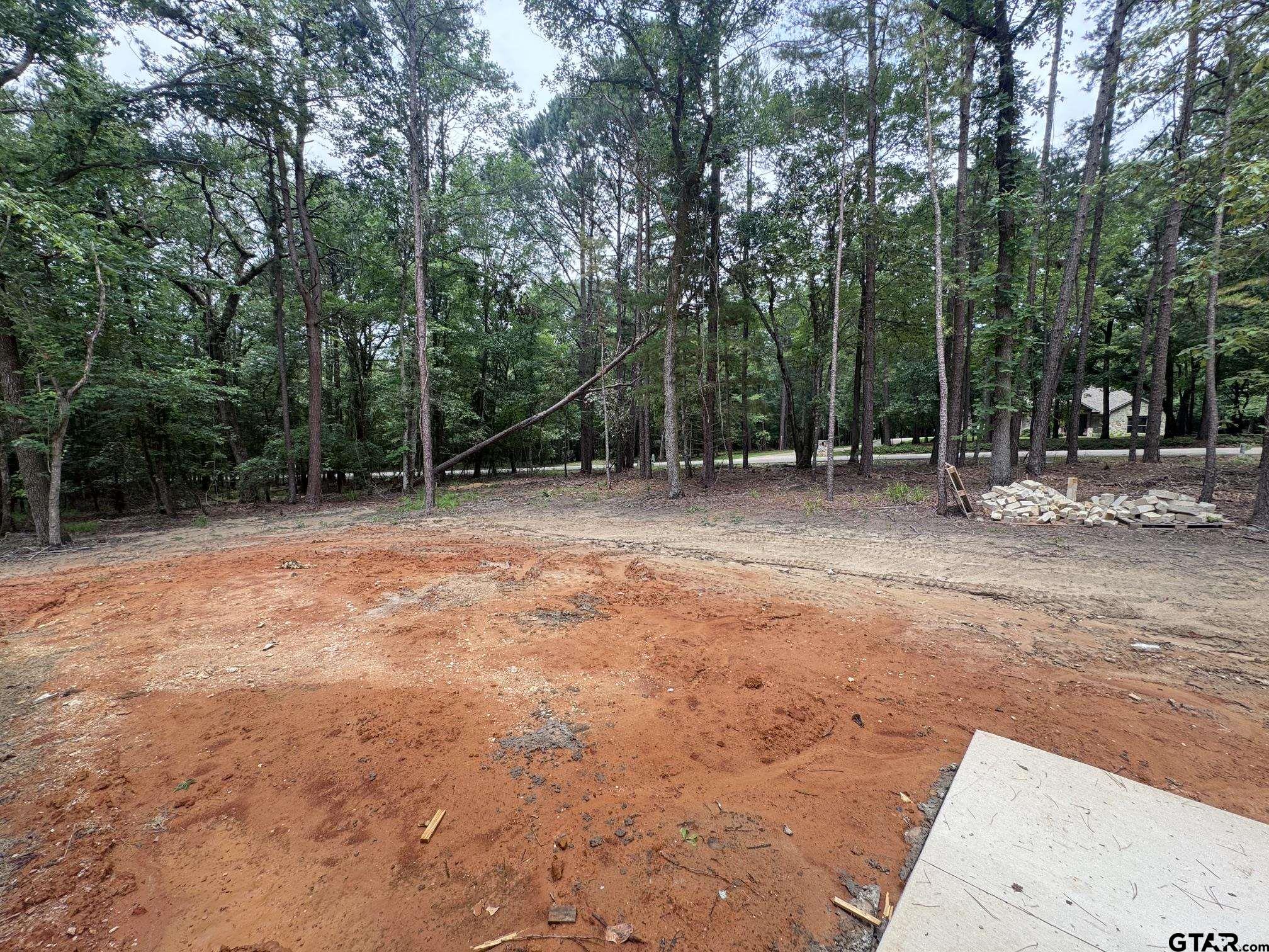 15337 Lakeside Dr