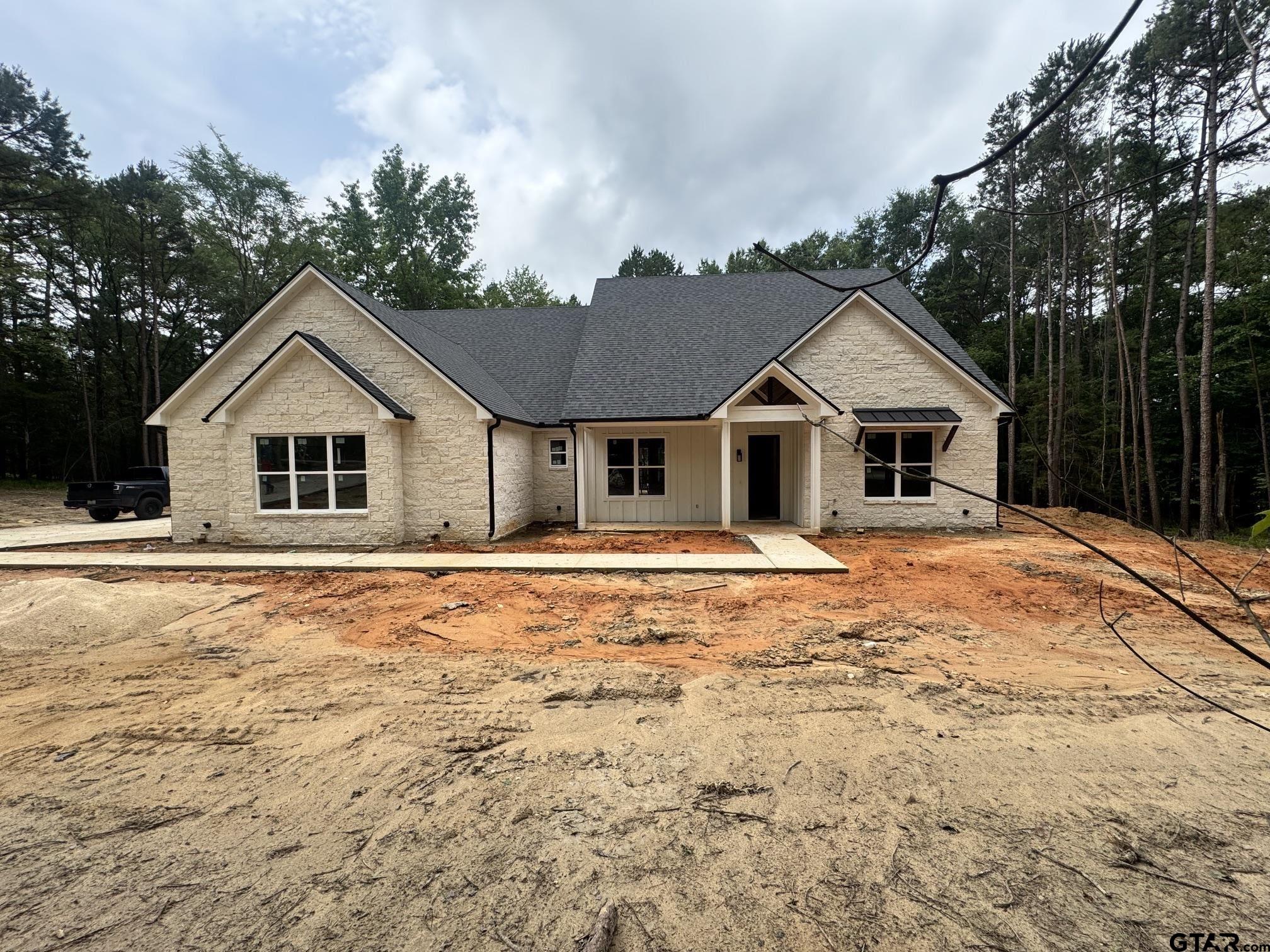 15337 Lakeside Dr