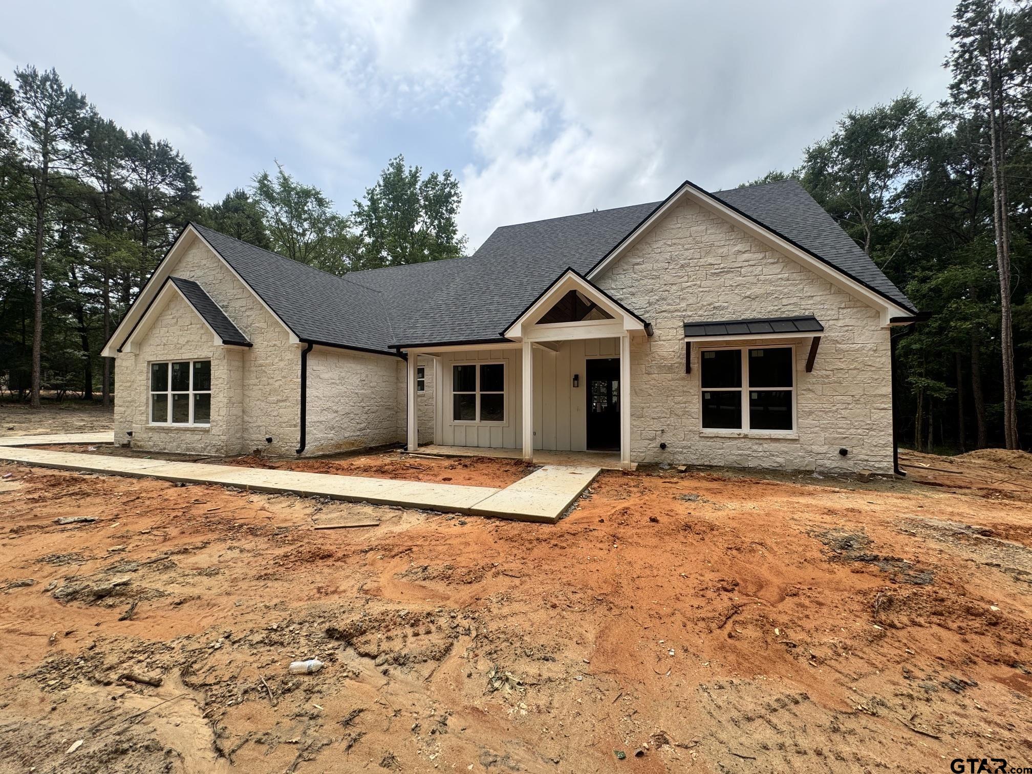 15337 Lakeside Dr