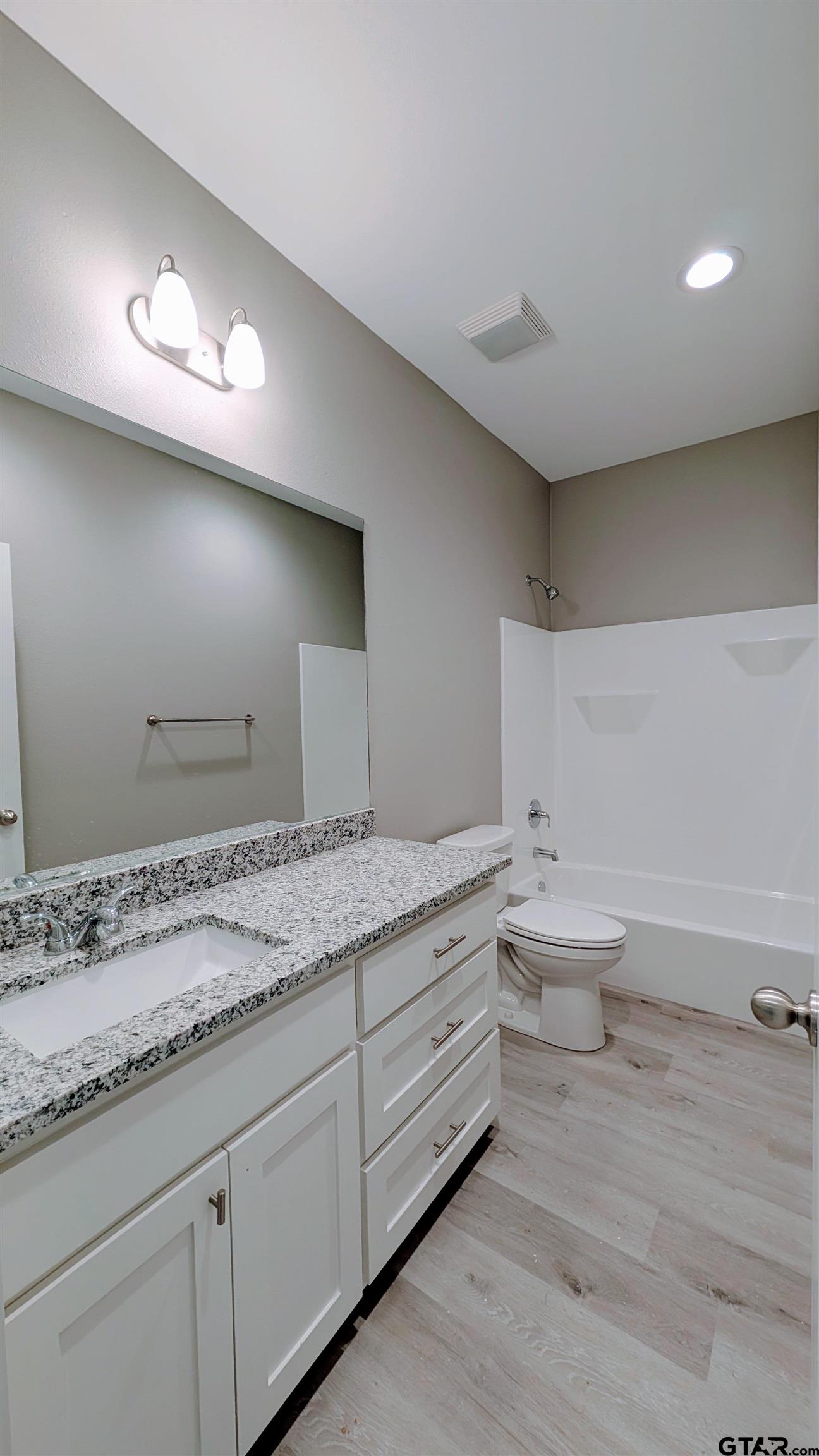 1303 Berkli Cove