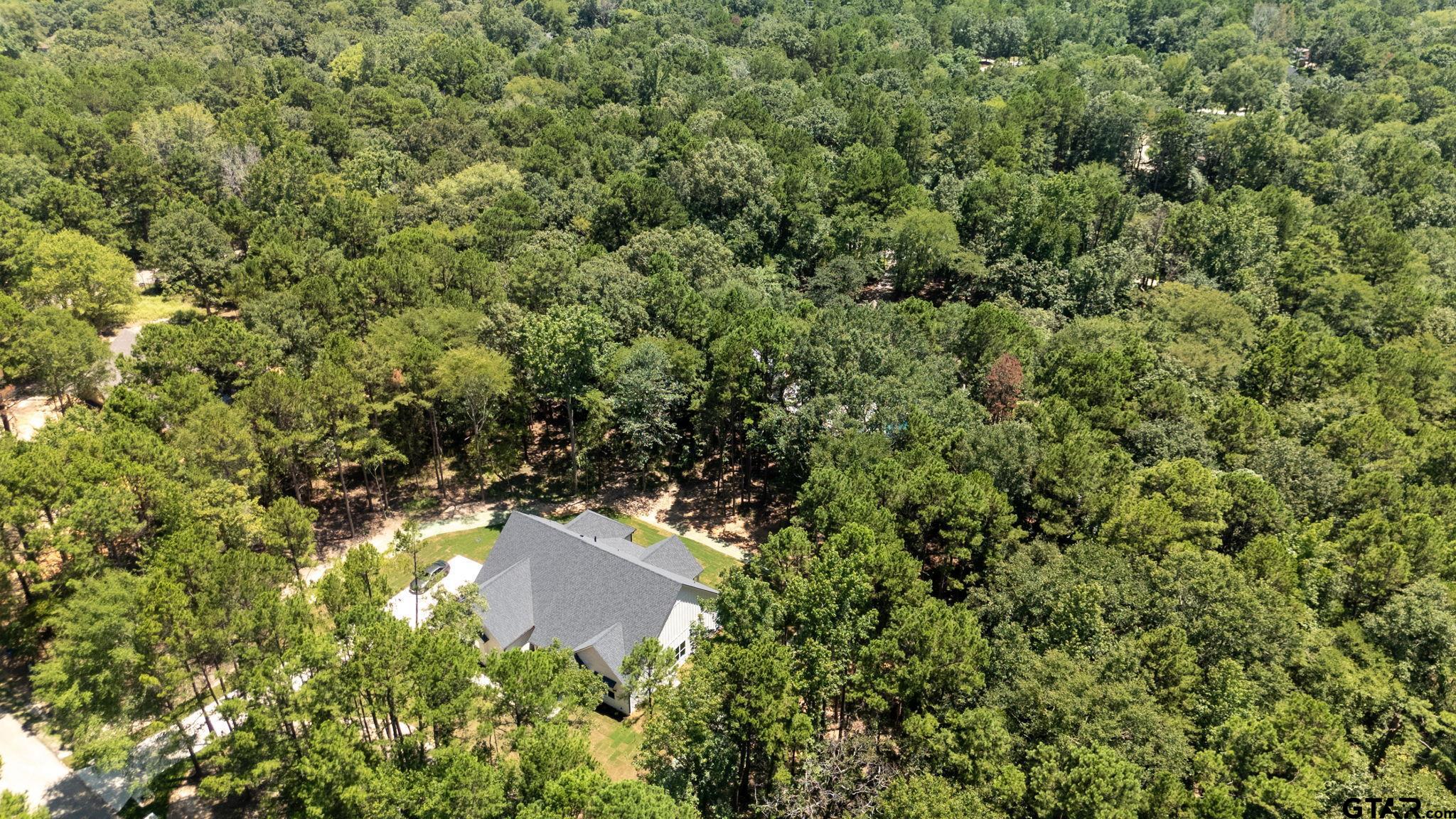 15337 Lakeside Dr