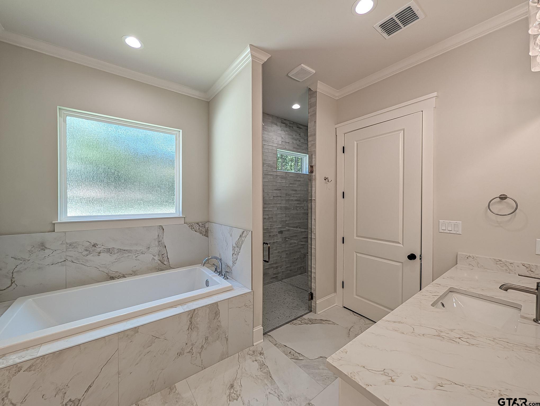 15337 Lakeside Dr
