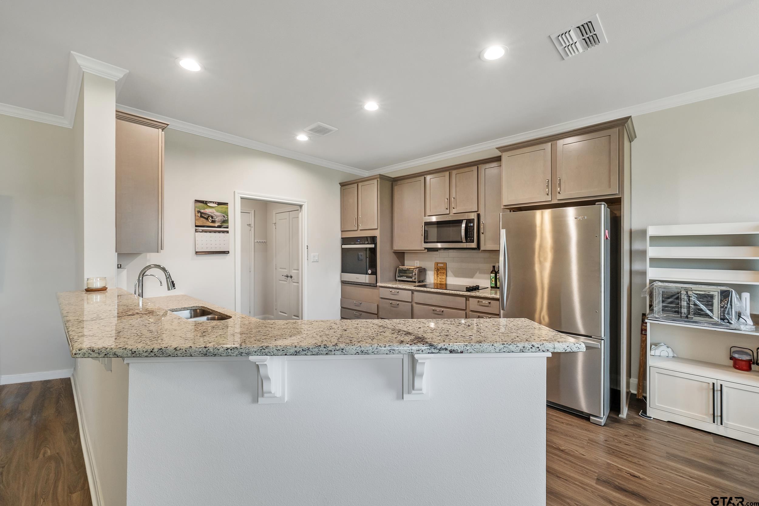 6074 Hamilton Meadows Way