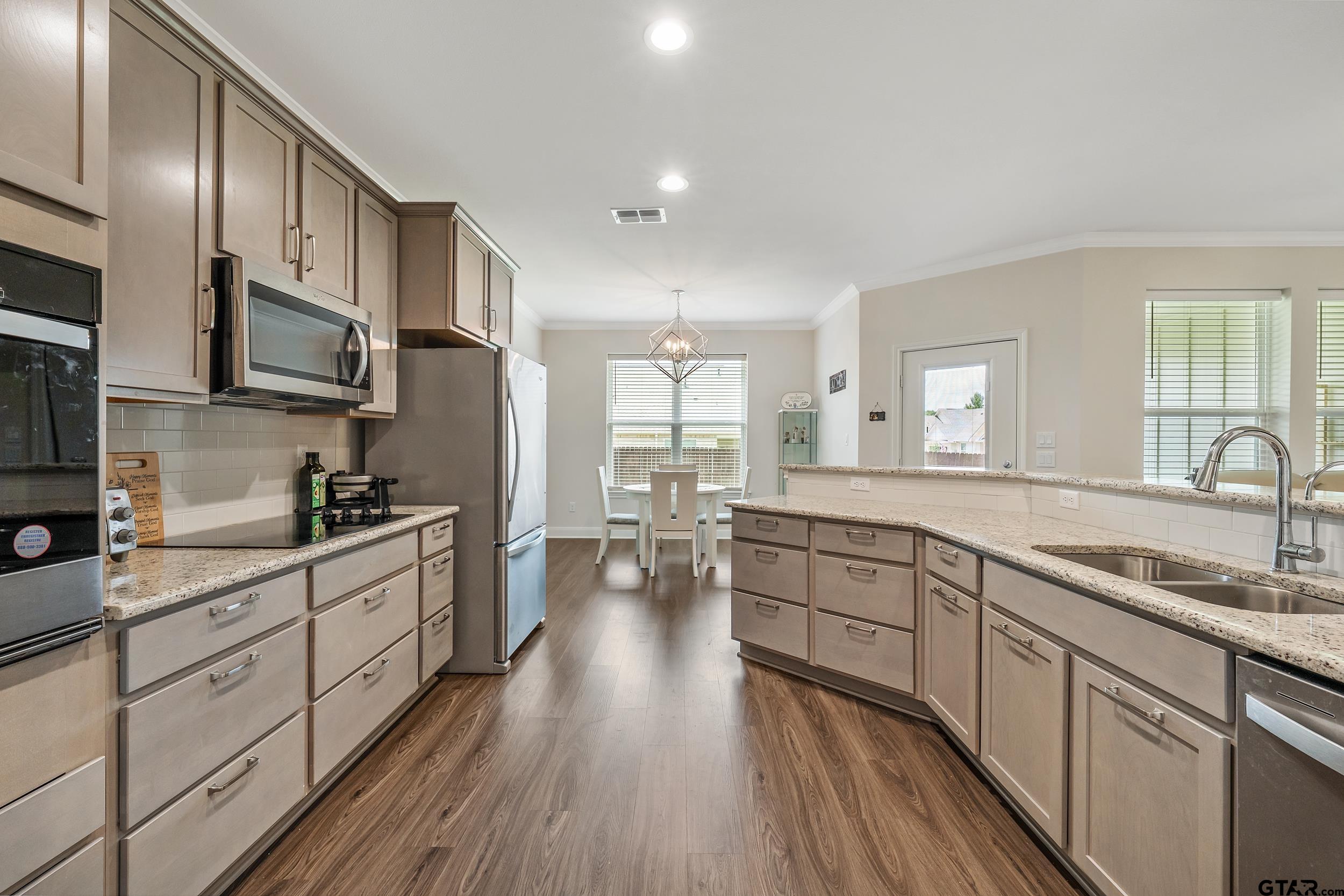 6074 Hamilton Meadows Way