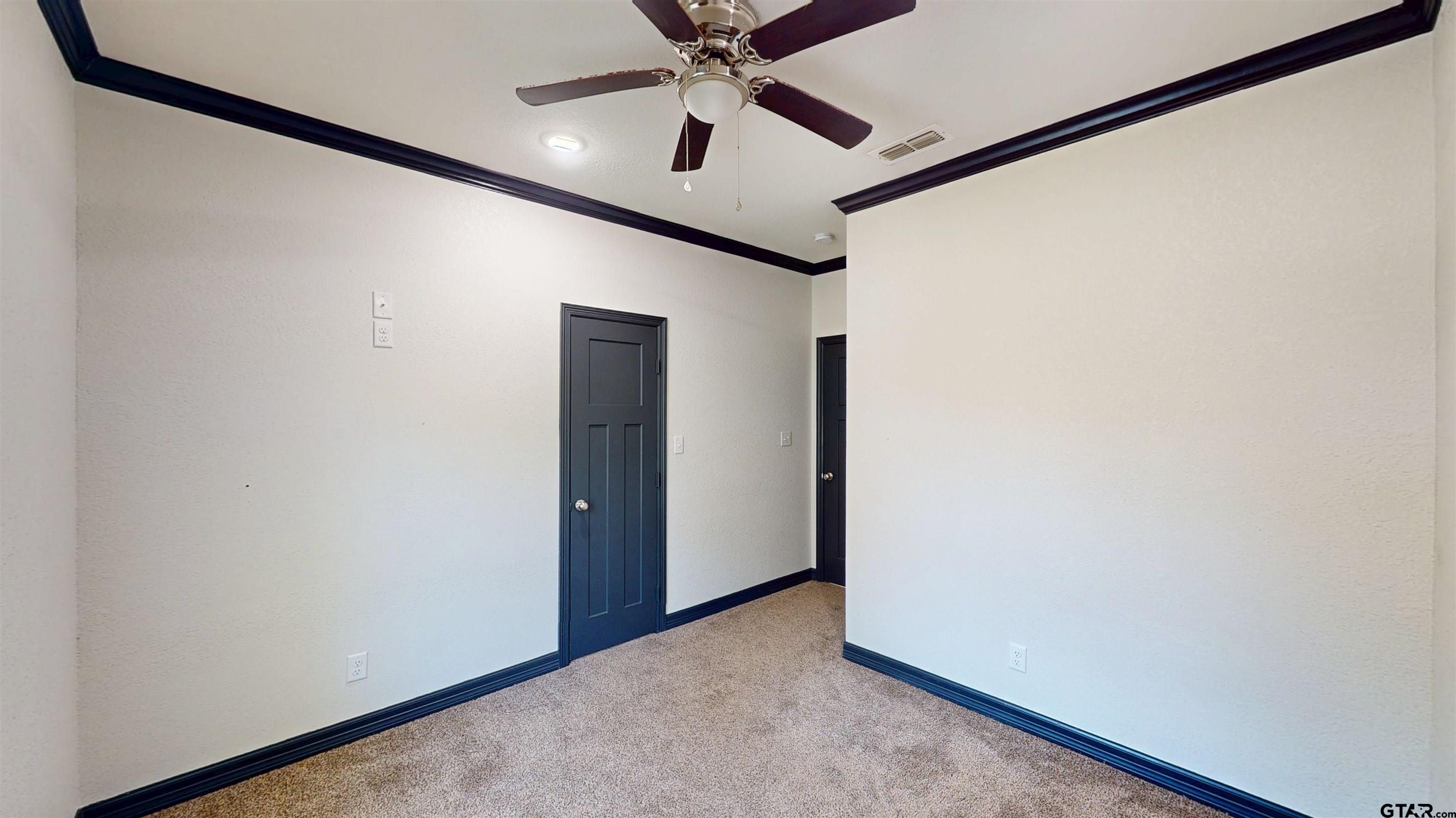 1315 N Ross