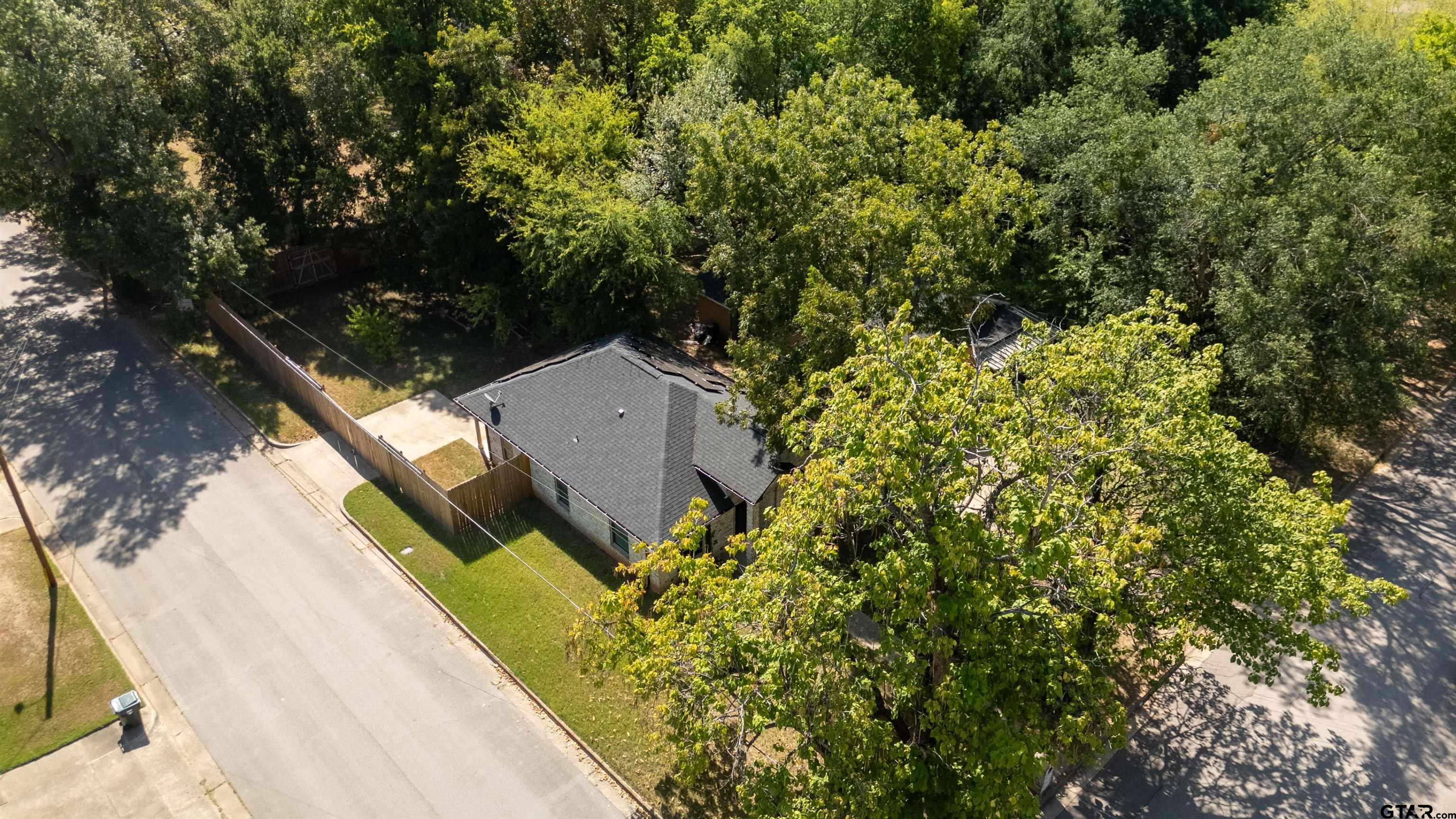 1315 N Ross