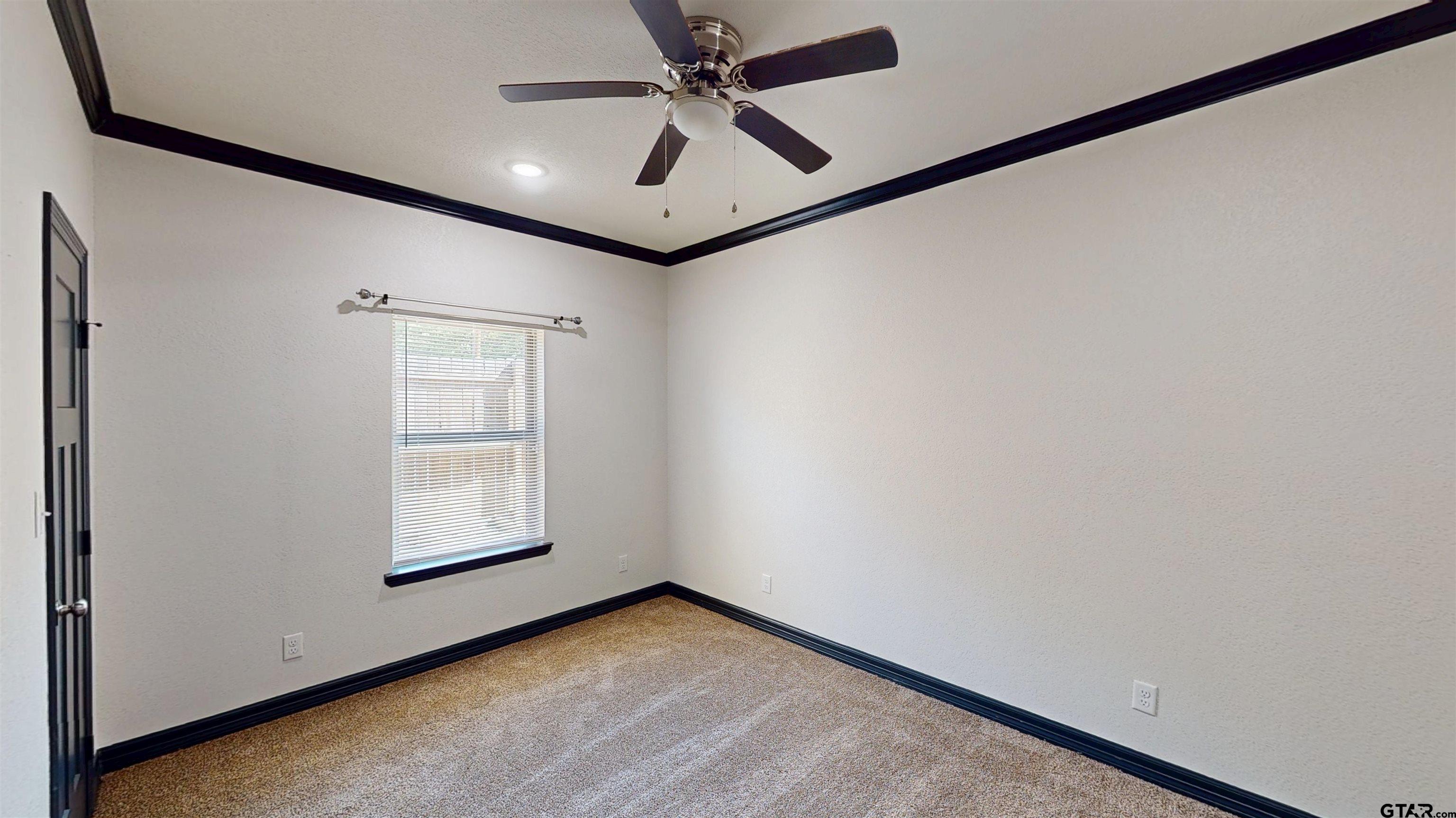 1315 N Ross