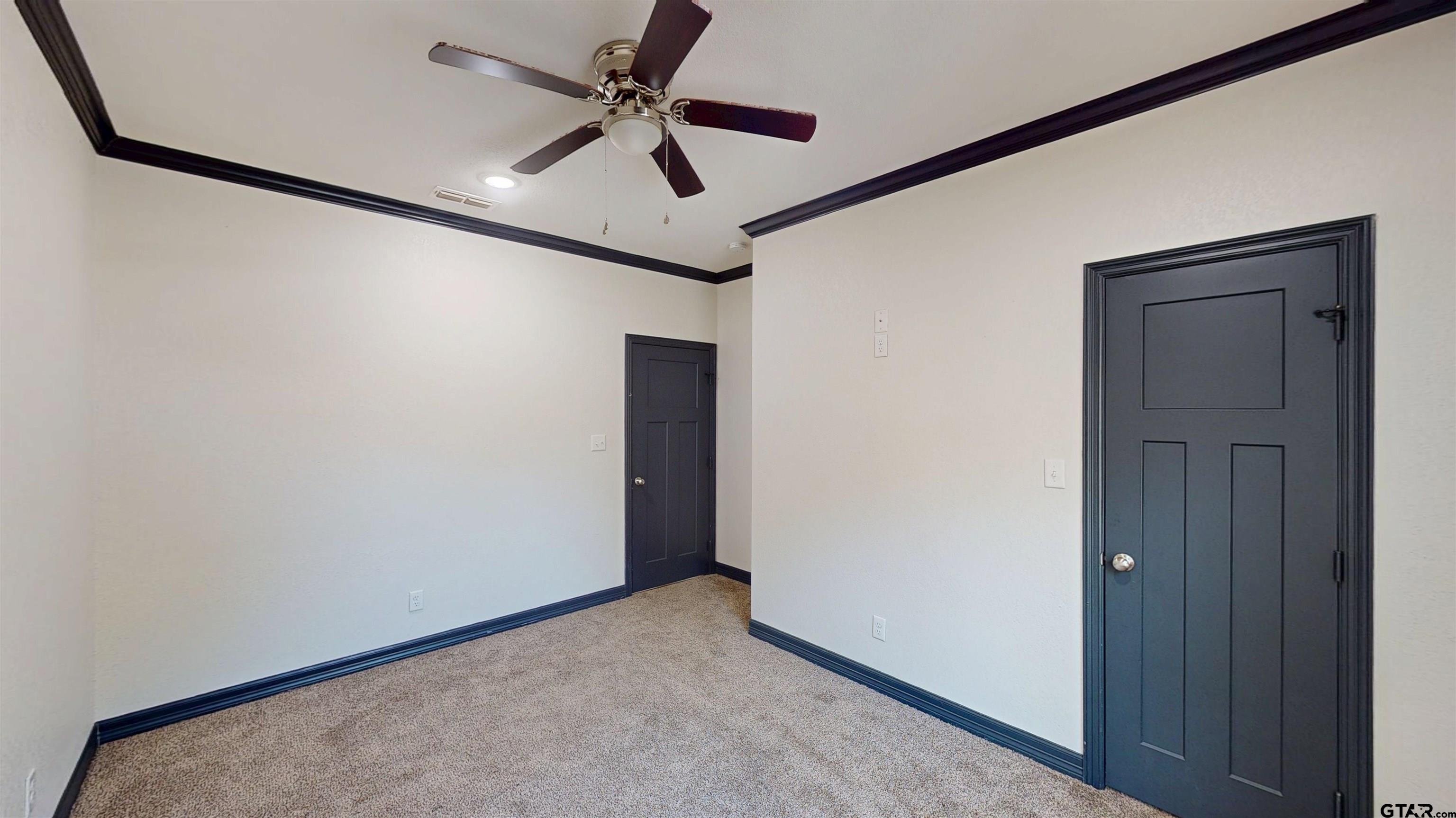 1315 N Ross