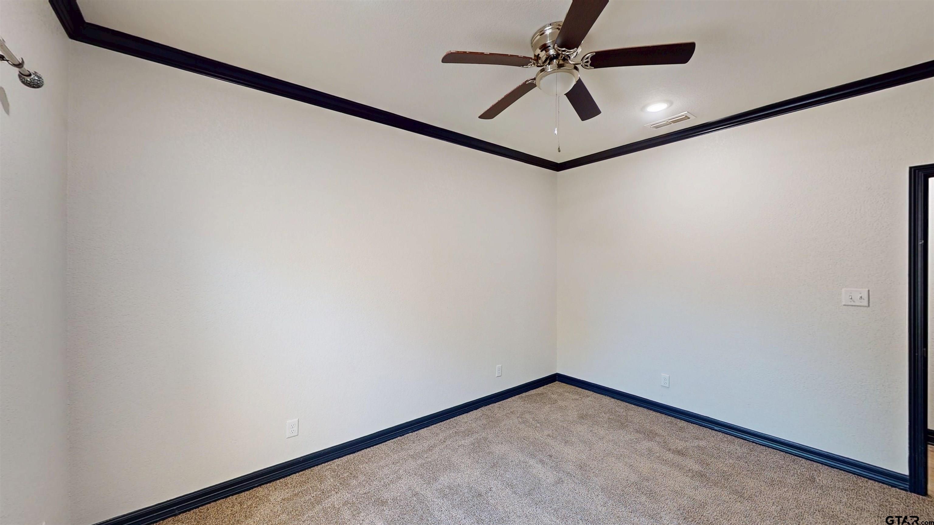 1315 N Ross