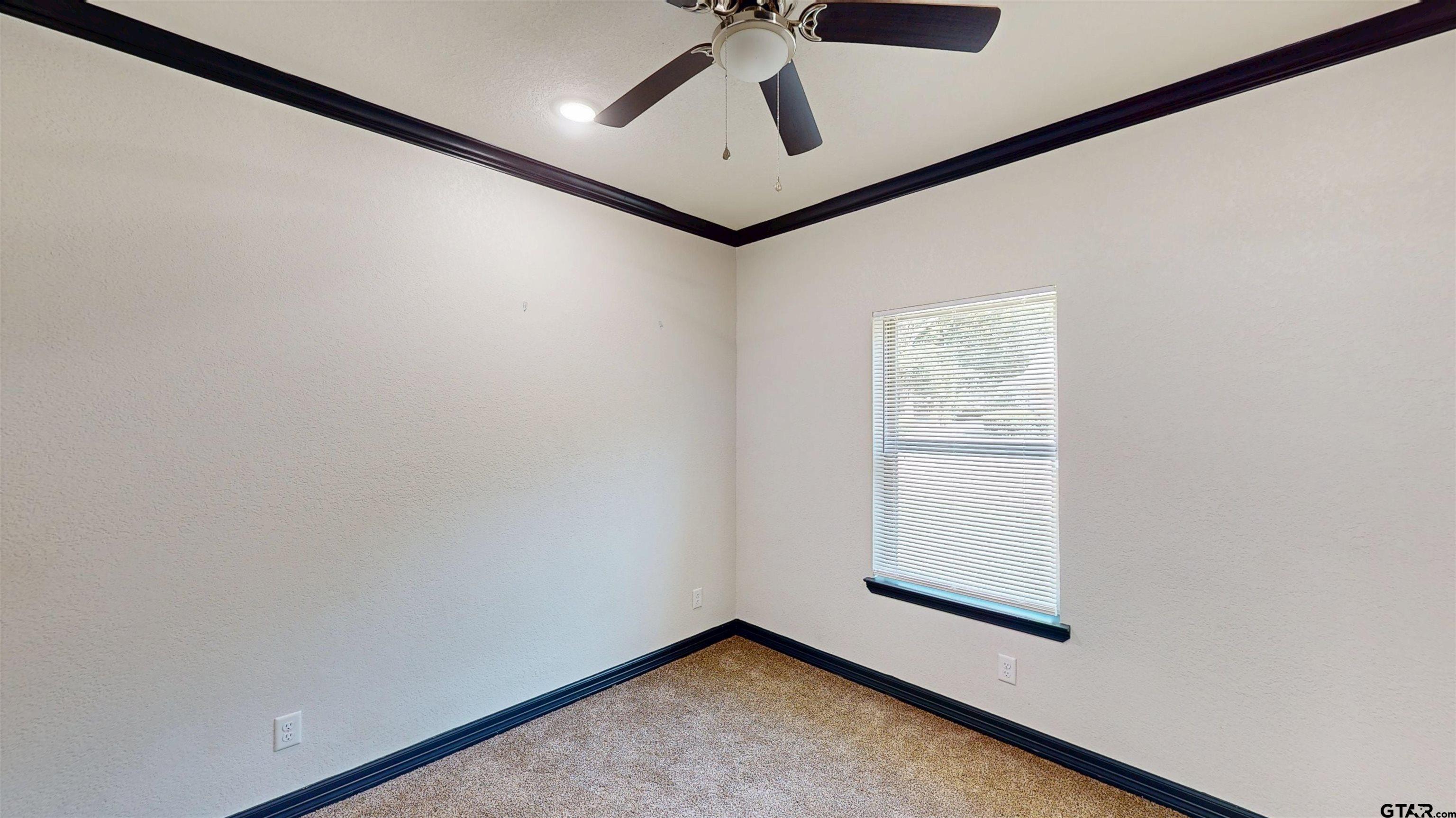 1315 N Ross