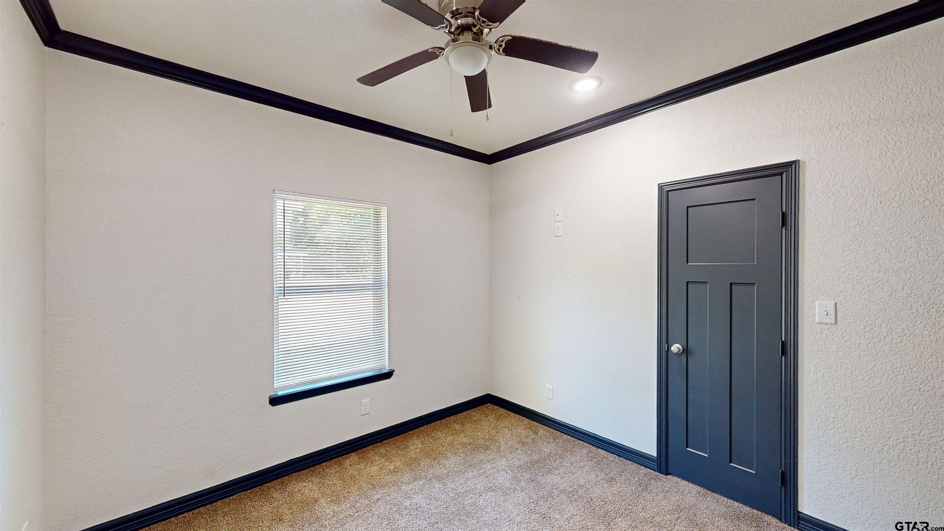 1315 N Ross