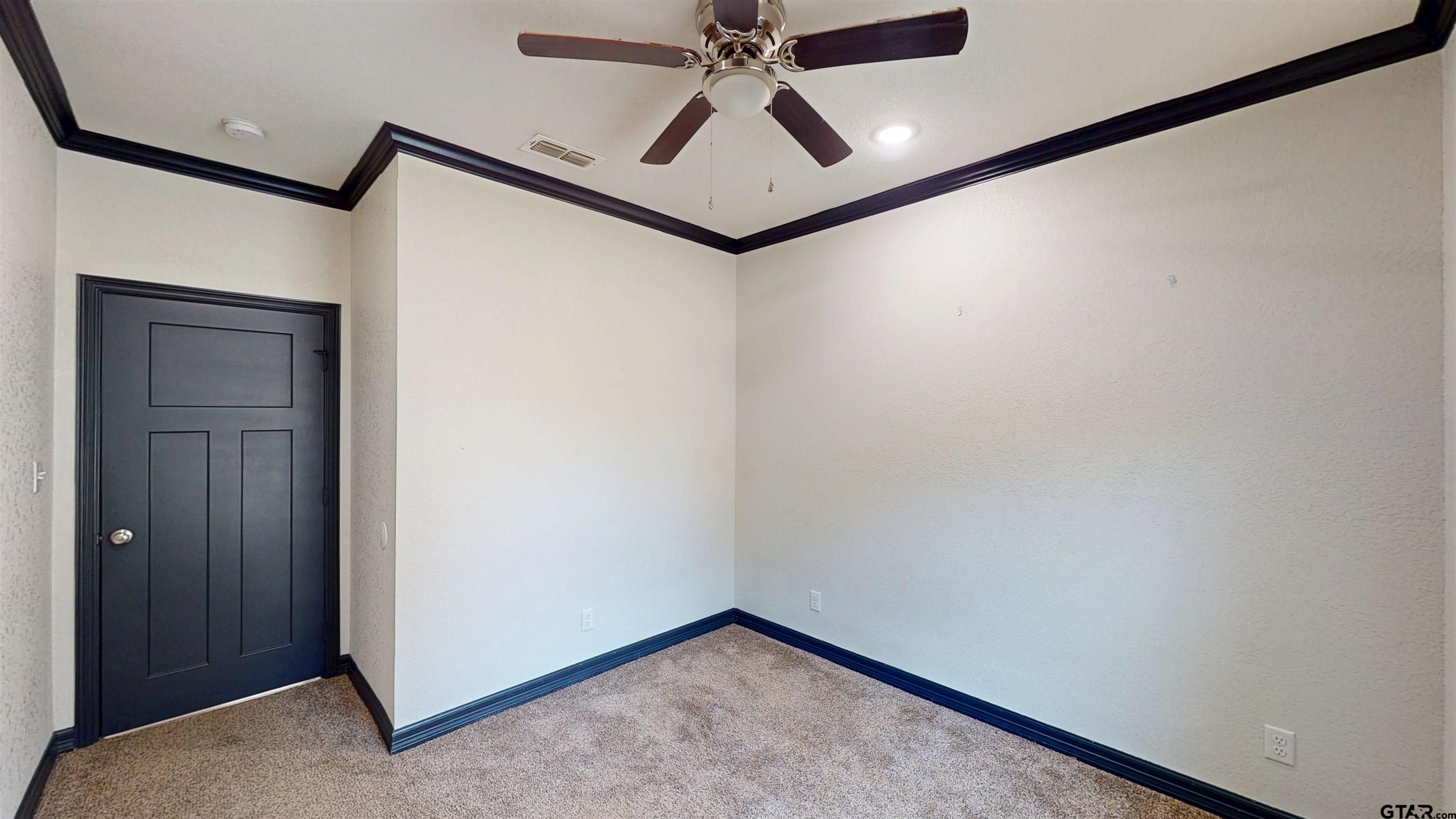 1315 N Ross