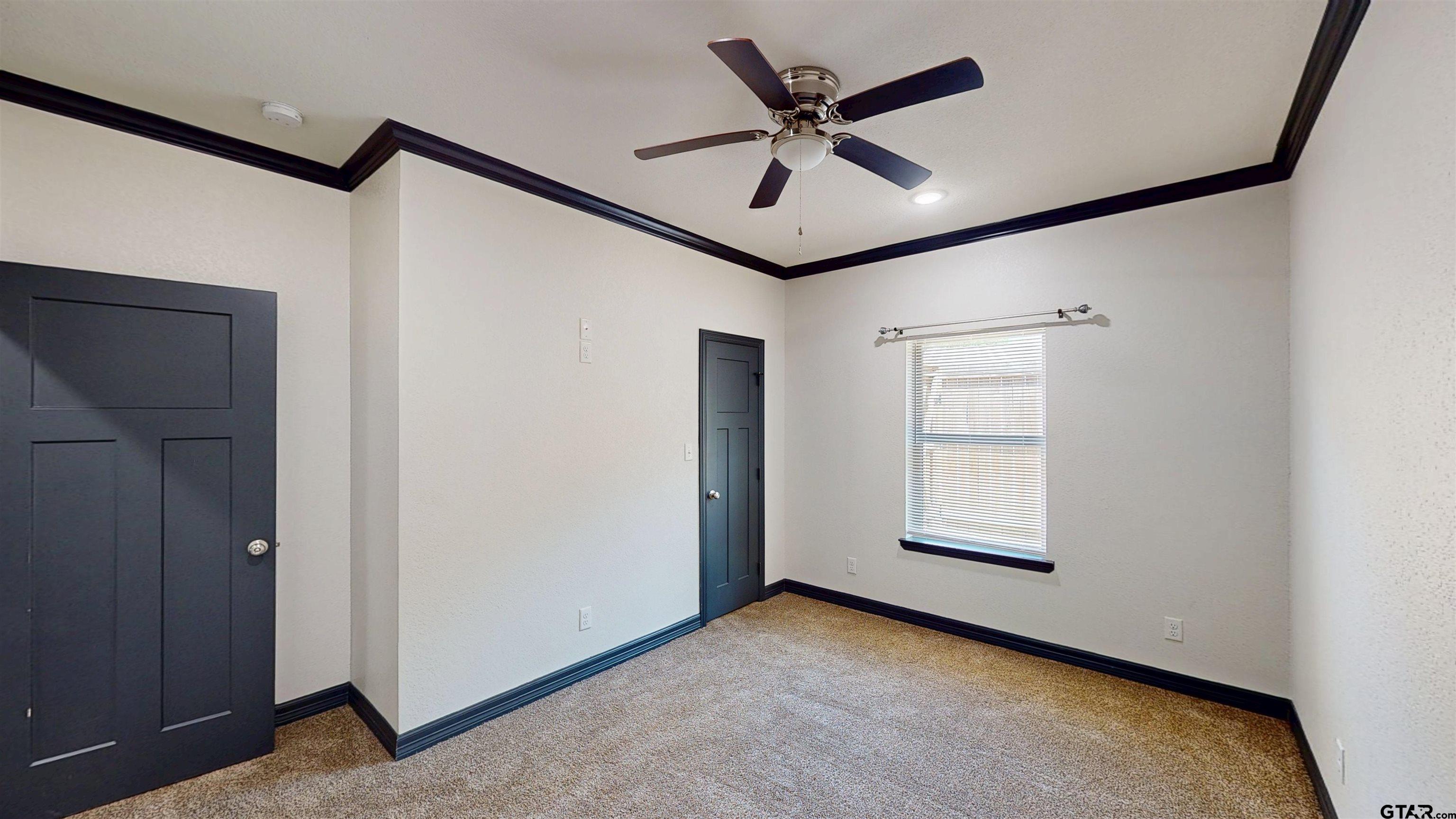 1315 N Ross