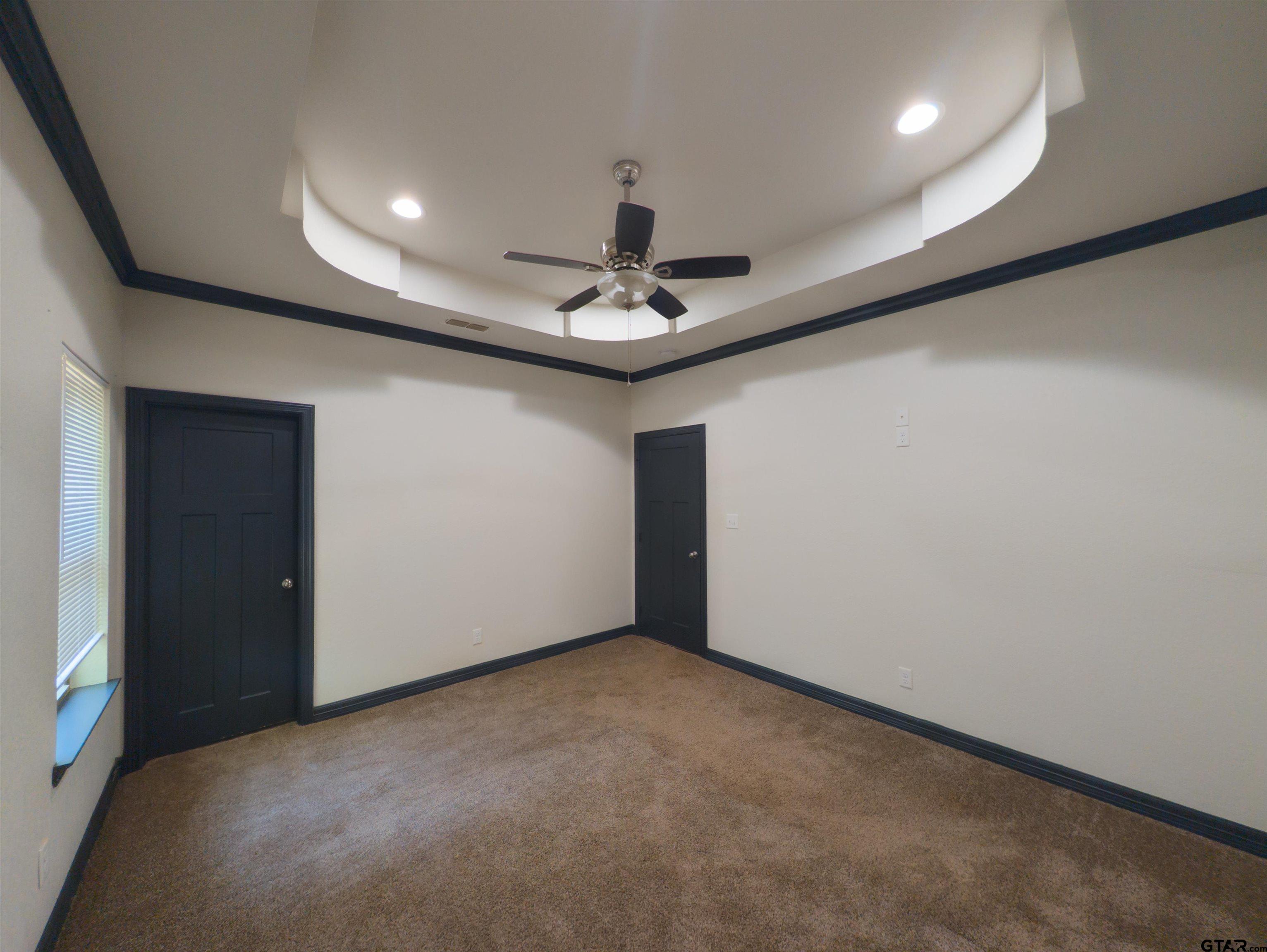 1315 N Ross