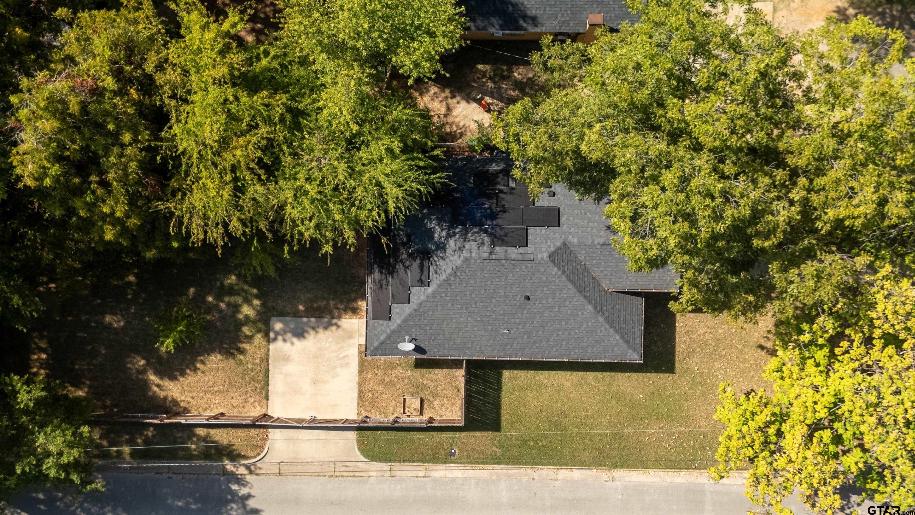 1315 N Ross