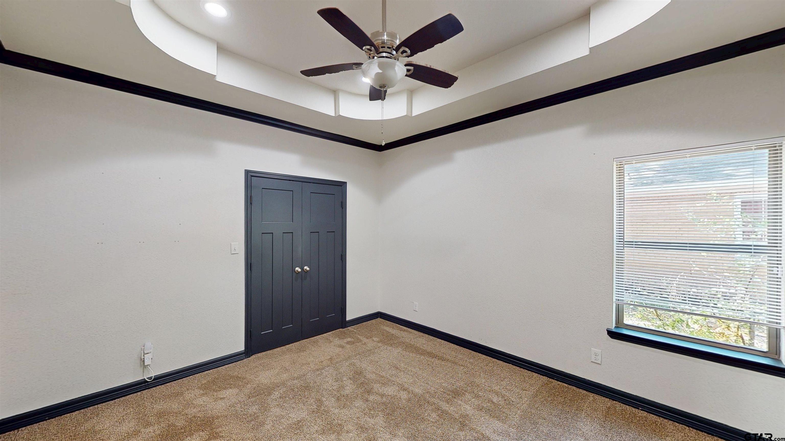 1315 N Ross