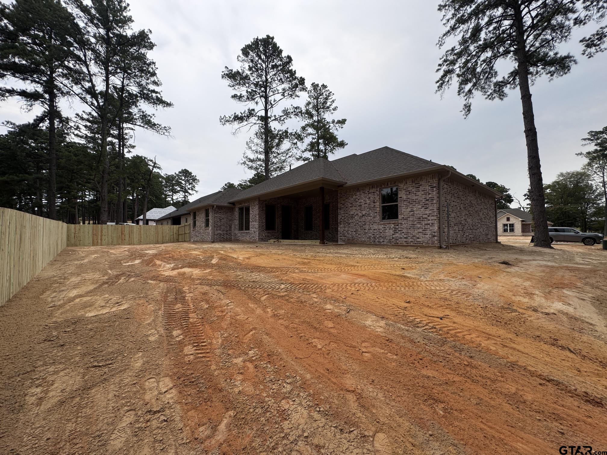 12124 Pinecrest Drive
