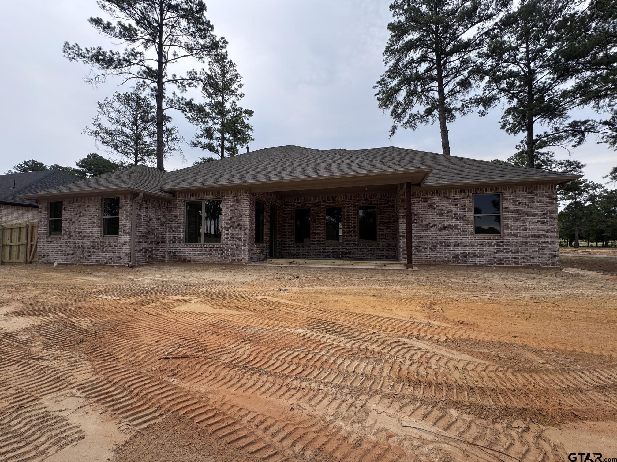 12124 Pinecrest Drive