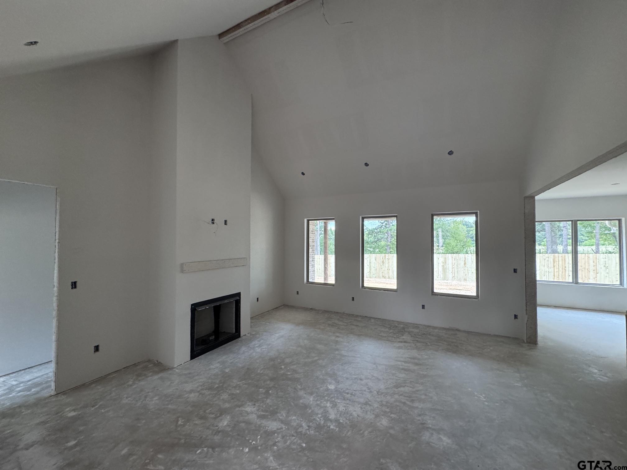 12124 Pinecrest Drive