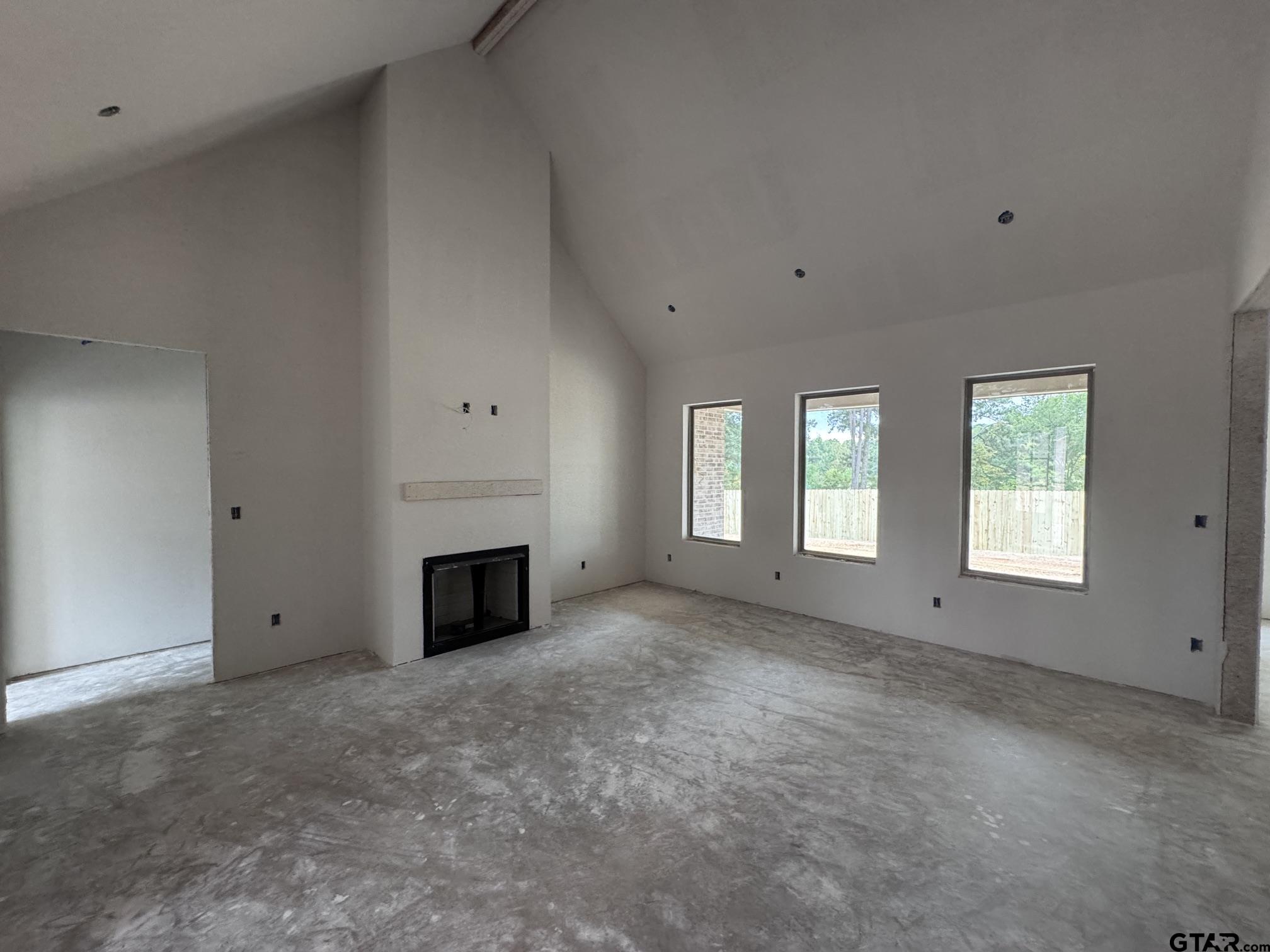 12124 Pinecrest Drive