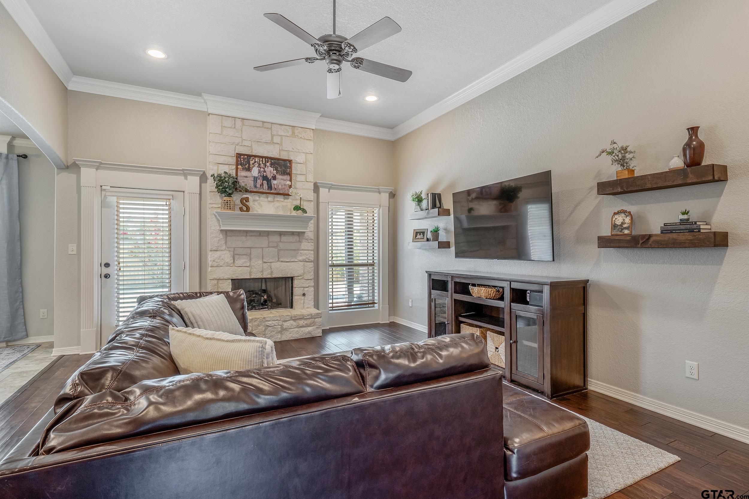 11867 Vermilion