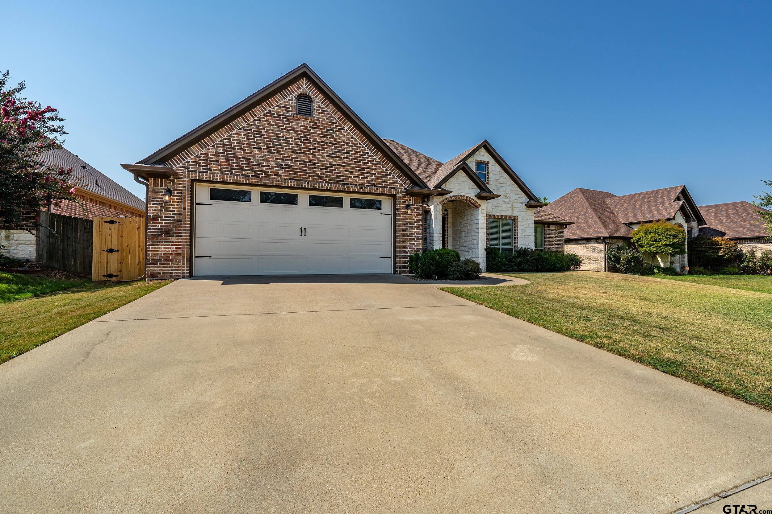 11867 Vermilion