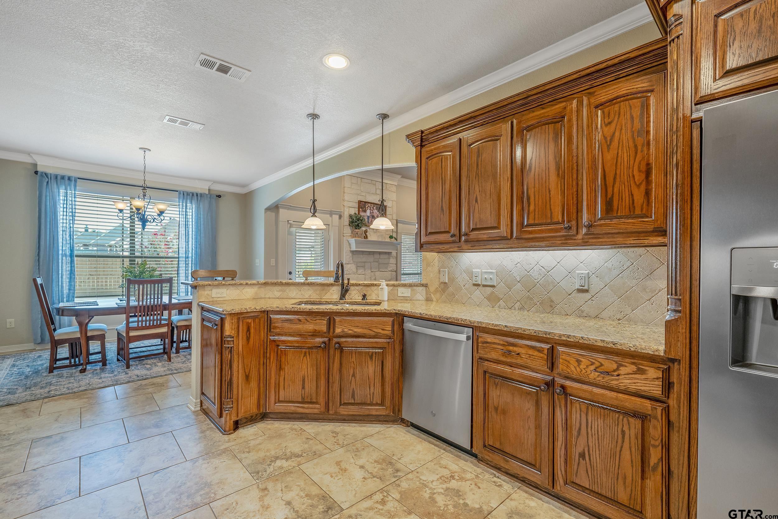 11867 Vermilion