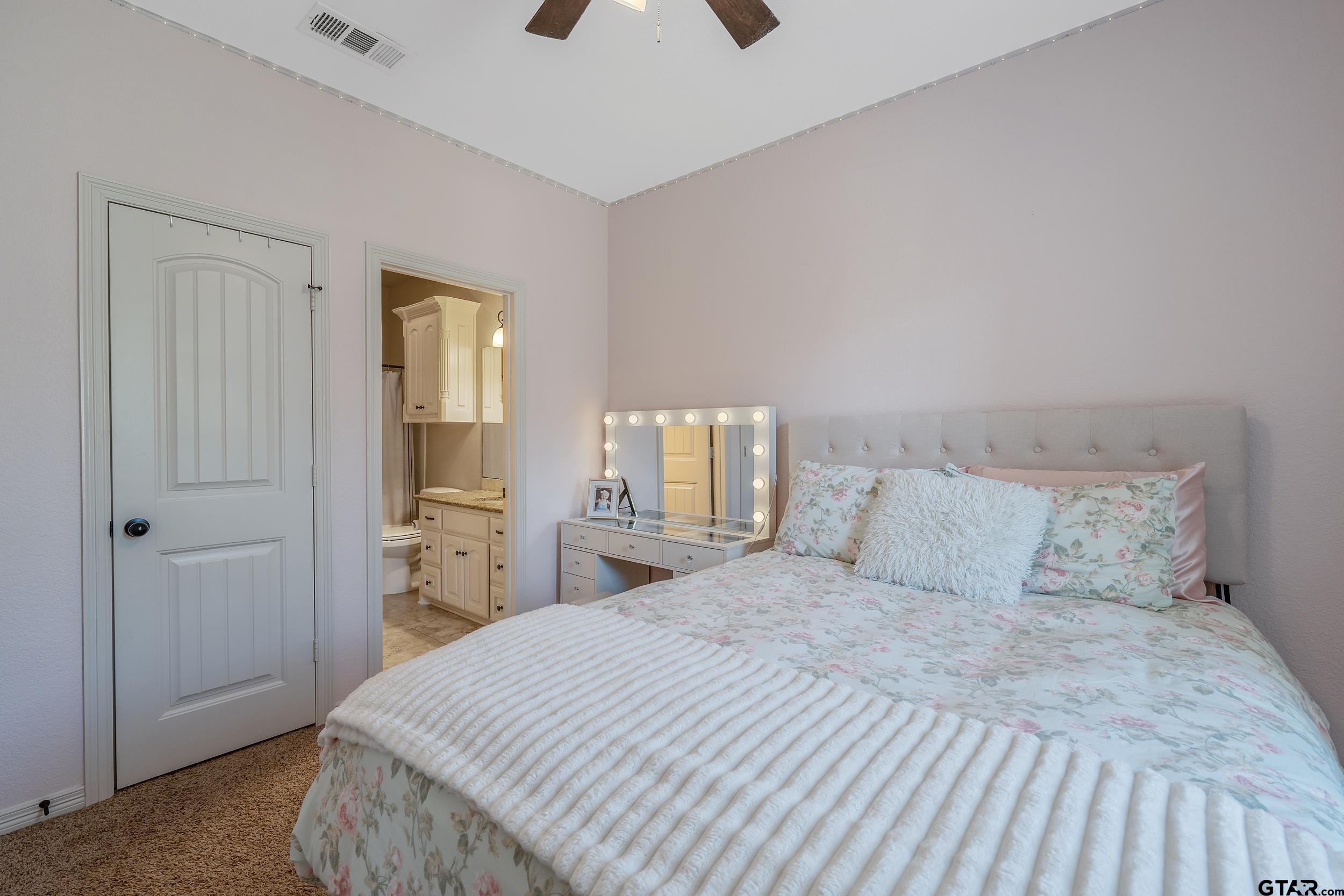11867 Vermilion