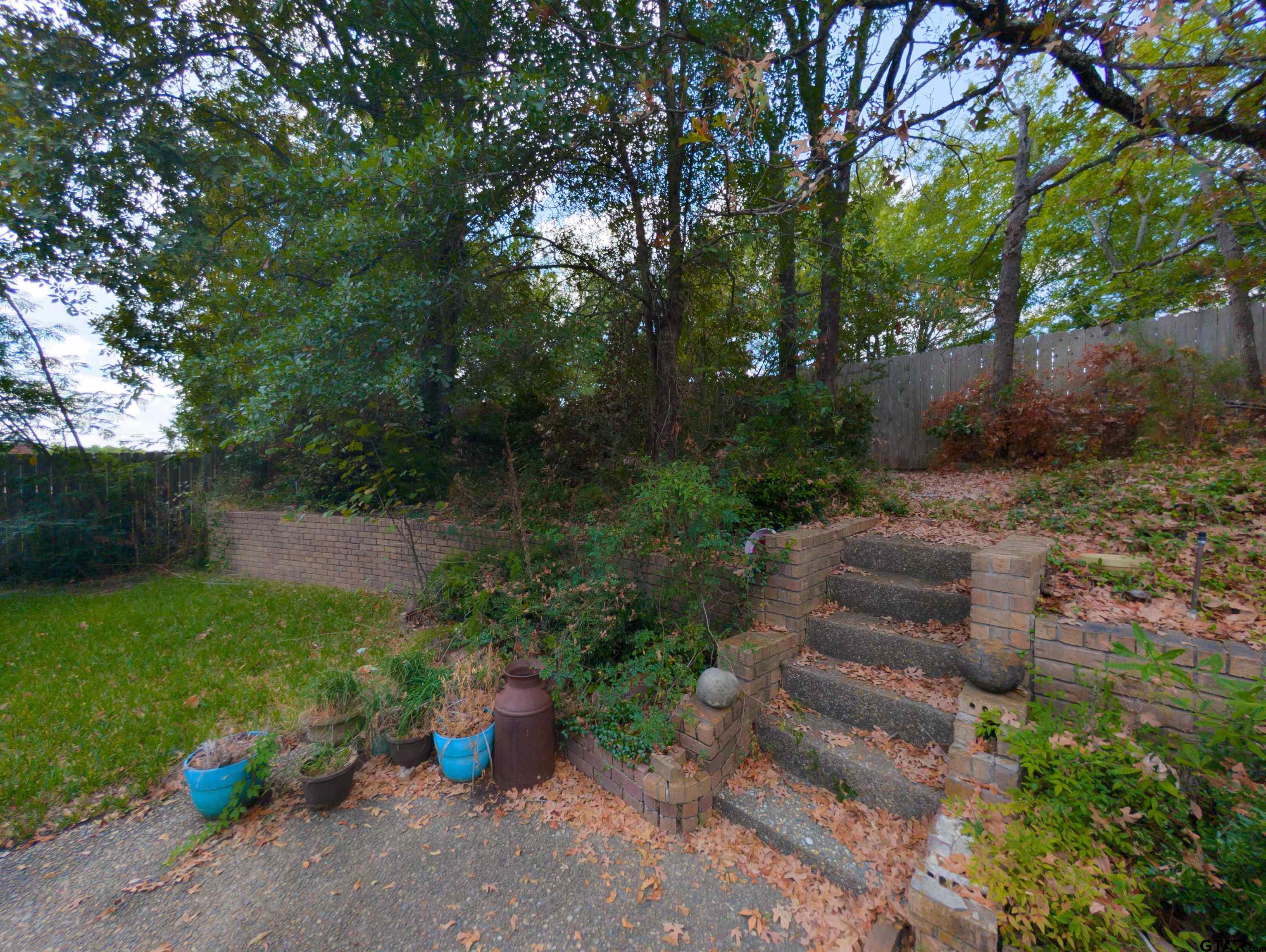 4915 Pine Knoll