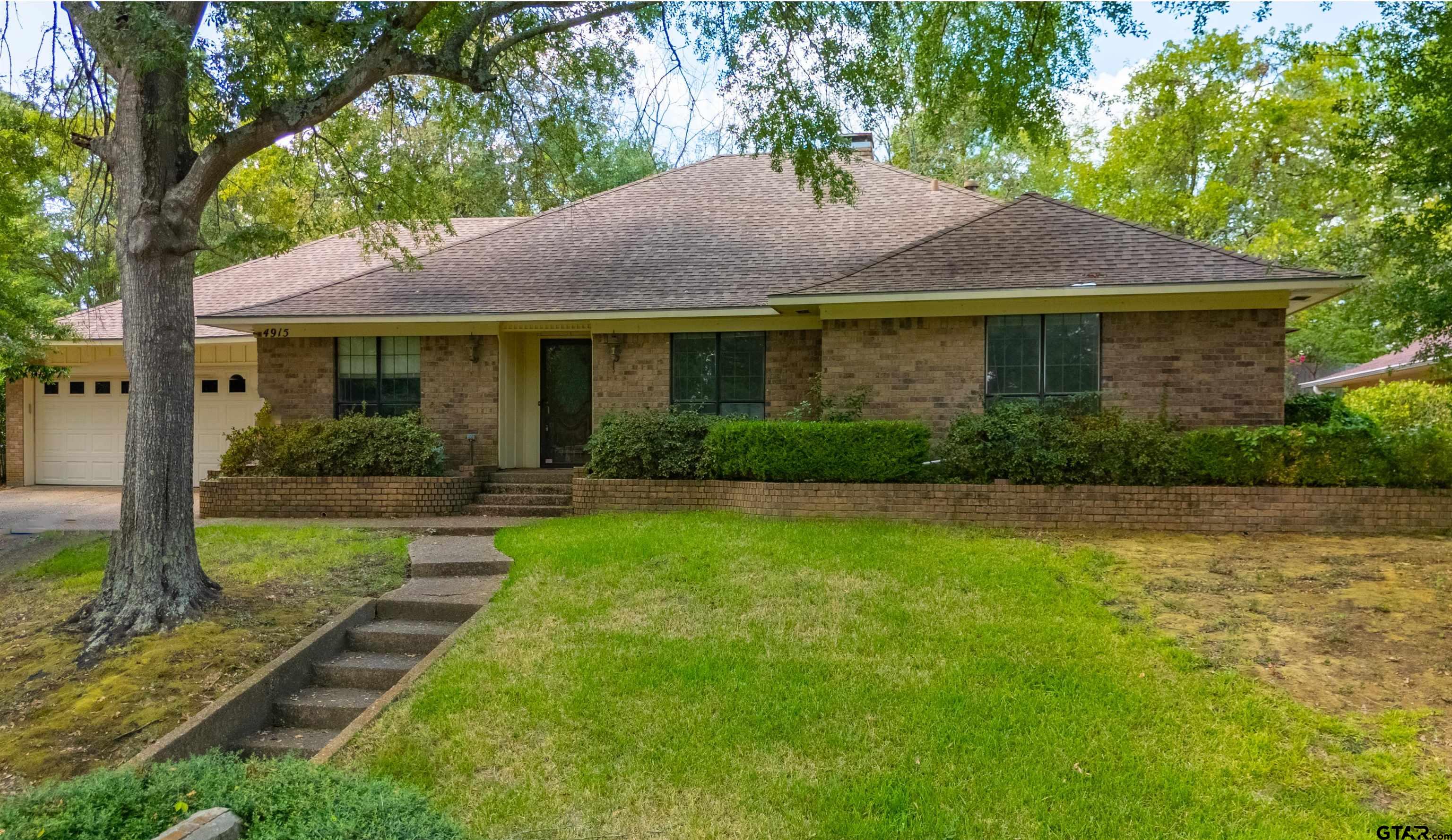4915 Pine Knoll