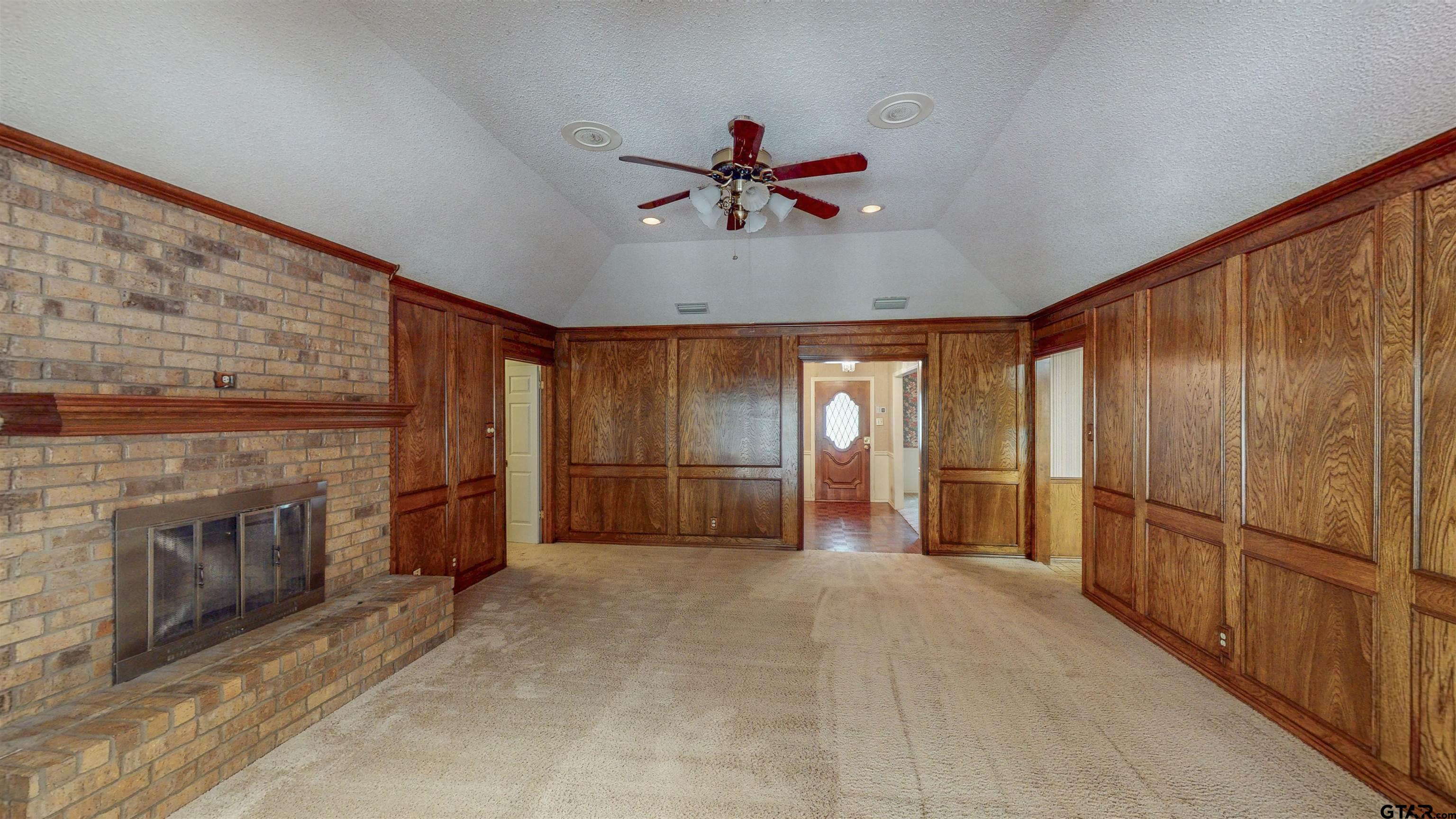4915 Pine Knoll