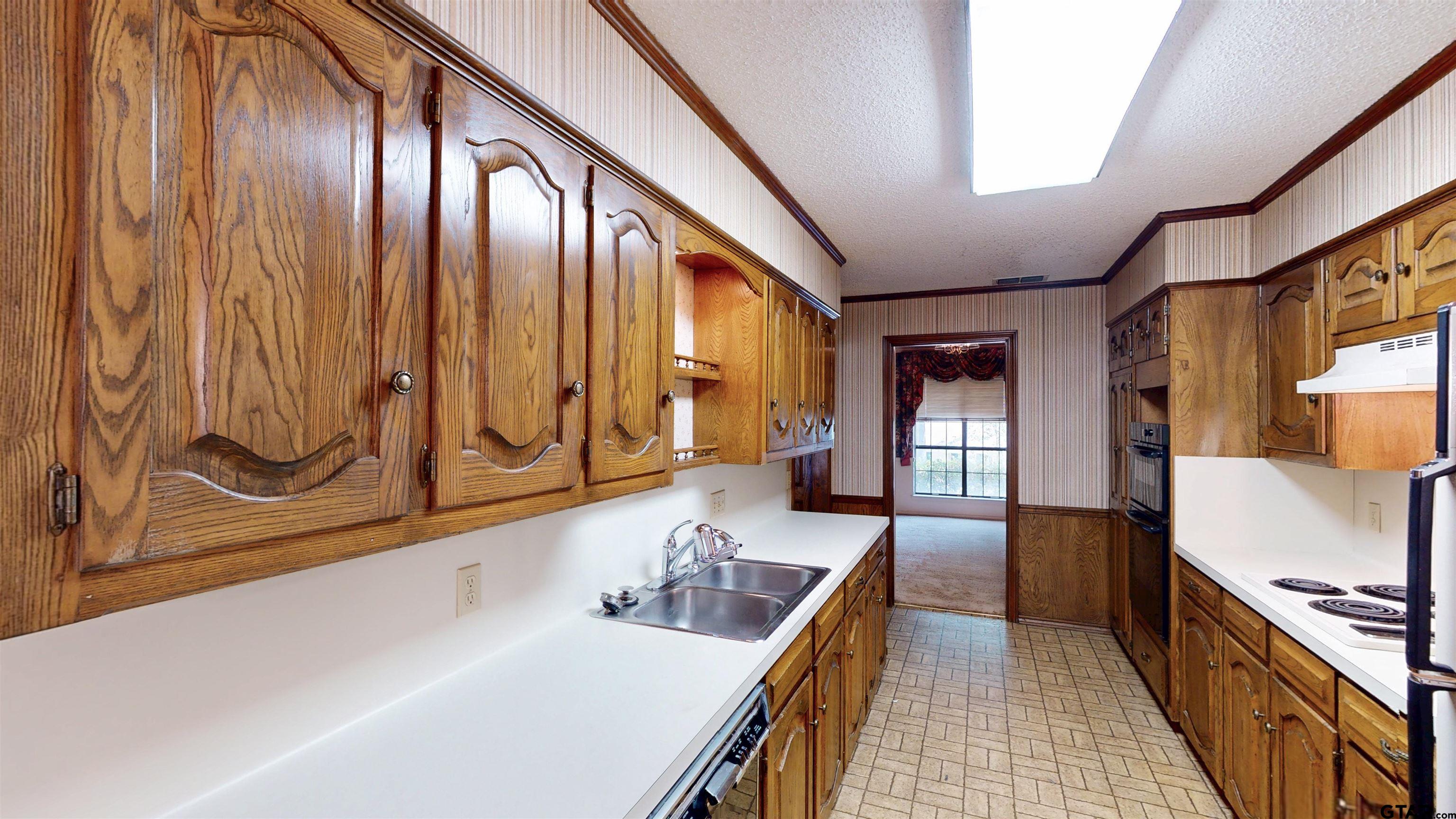 4915 Pine Knoll