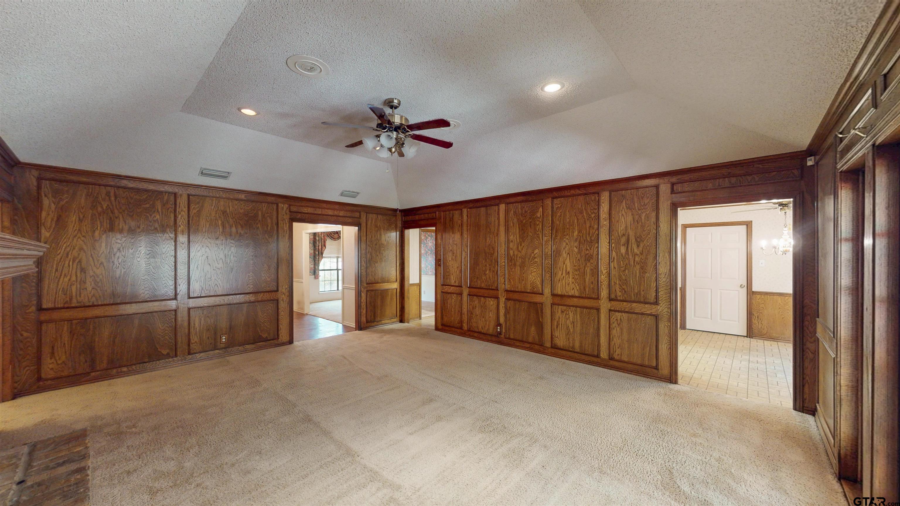 4915 Pine Knoll
