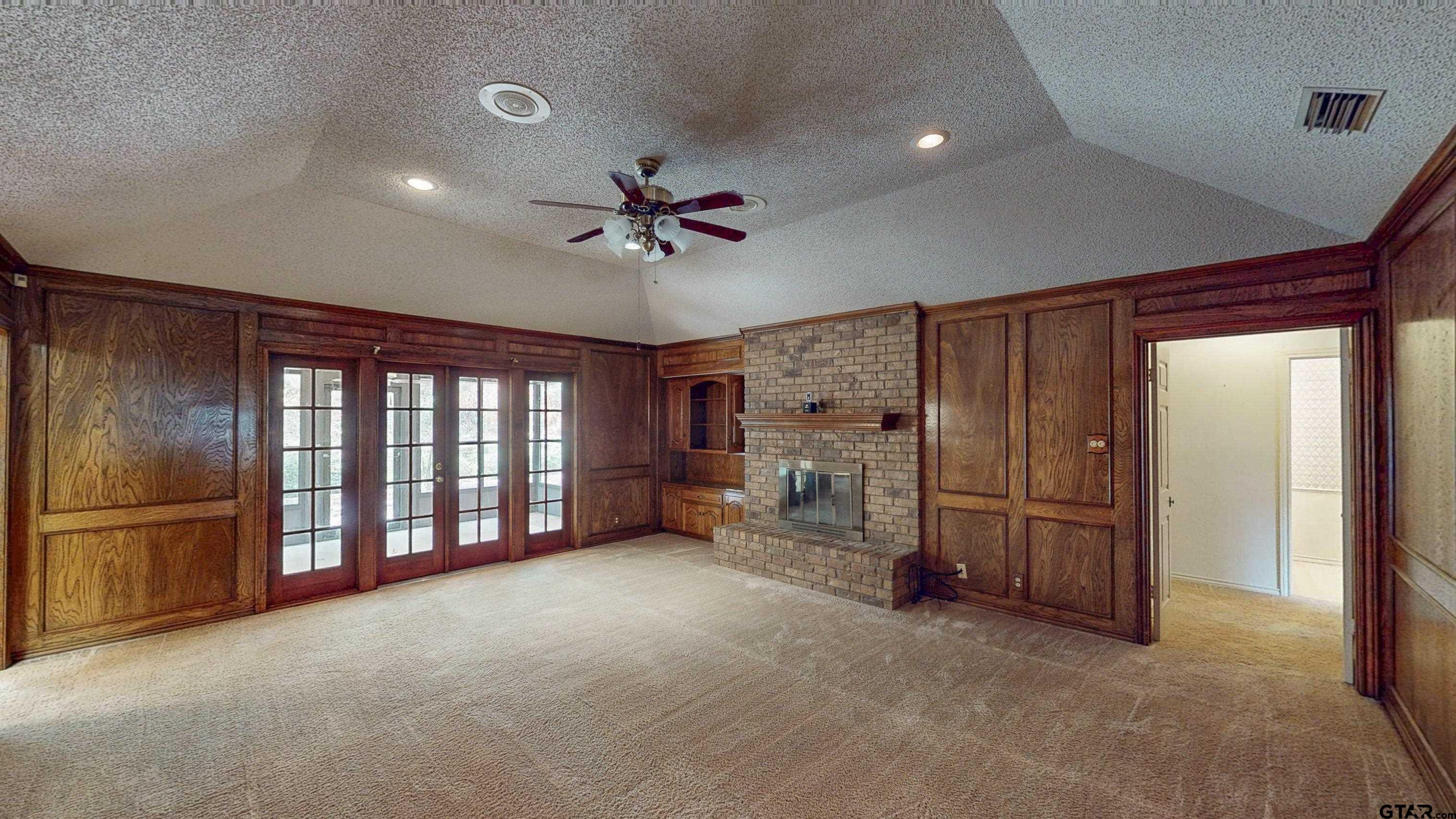 4915 Pine Knoll