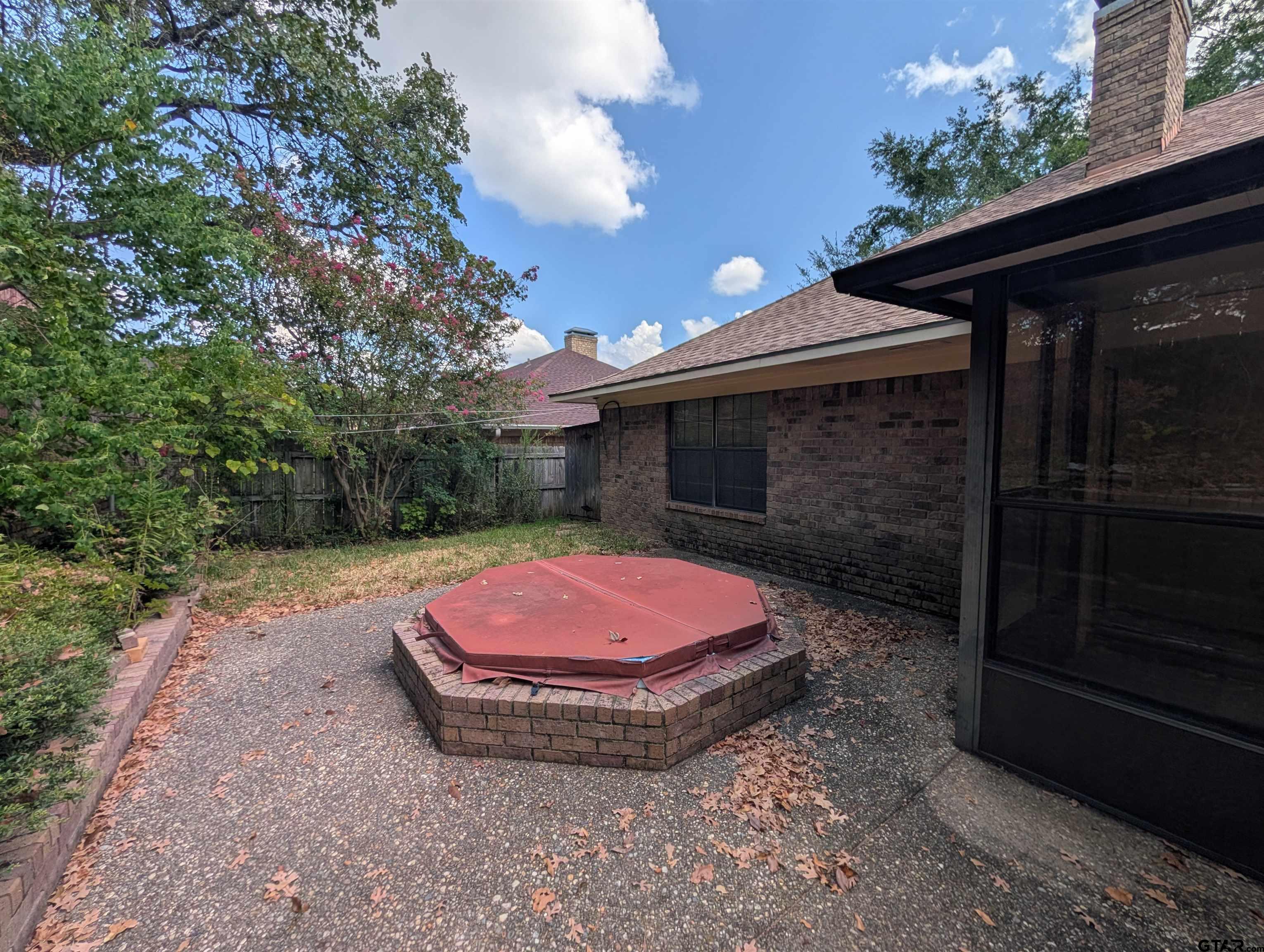 4915 Pine Knoll