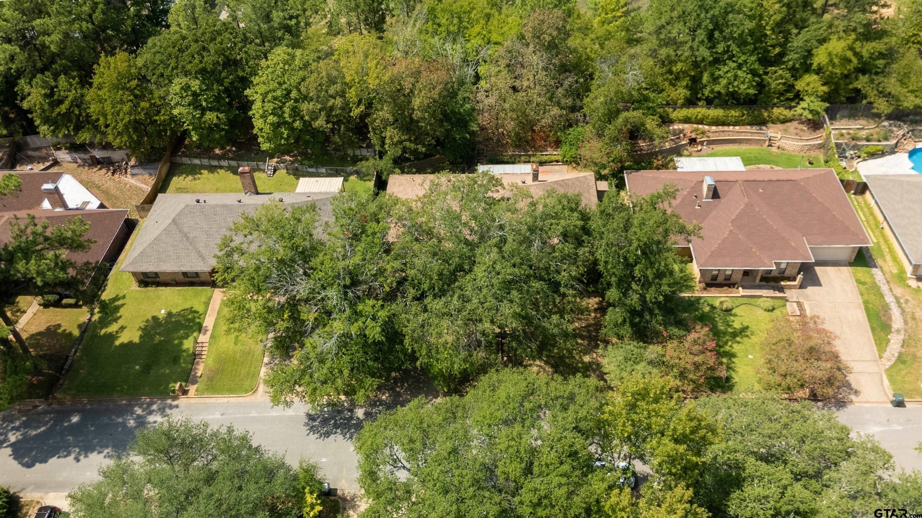4915 Pine Knoll