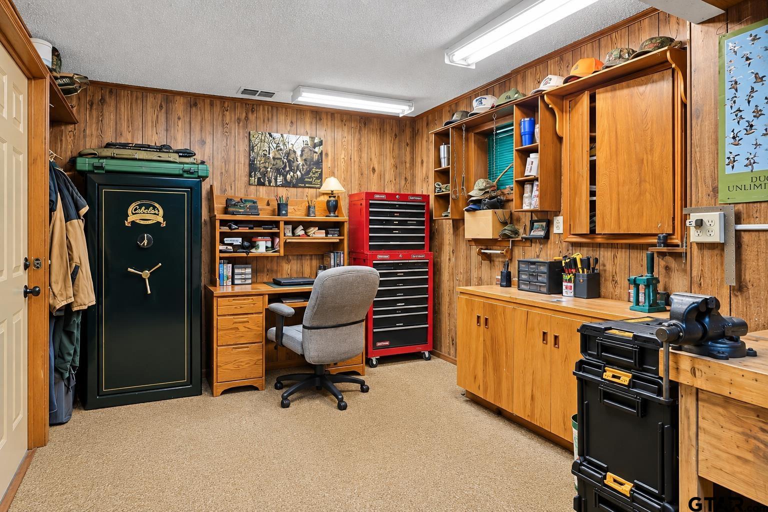 2213 Kensington