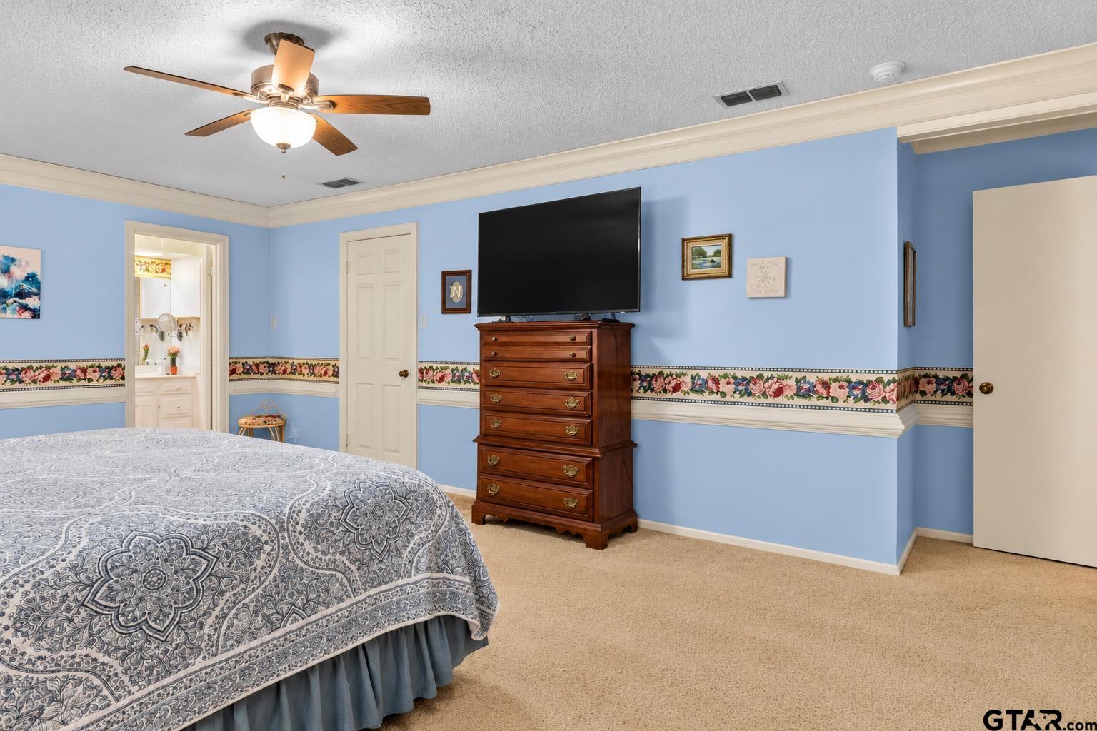 2213 Kensington