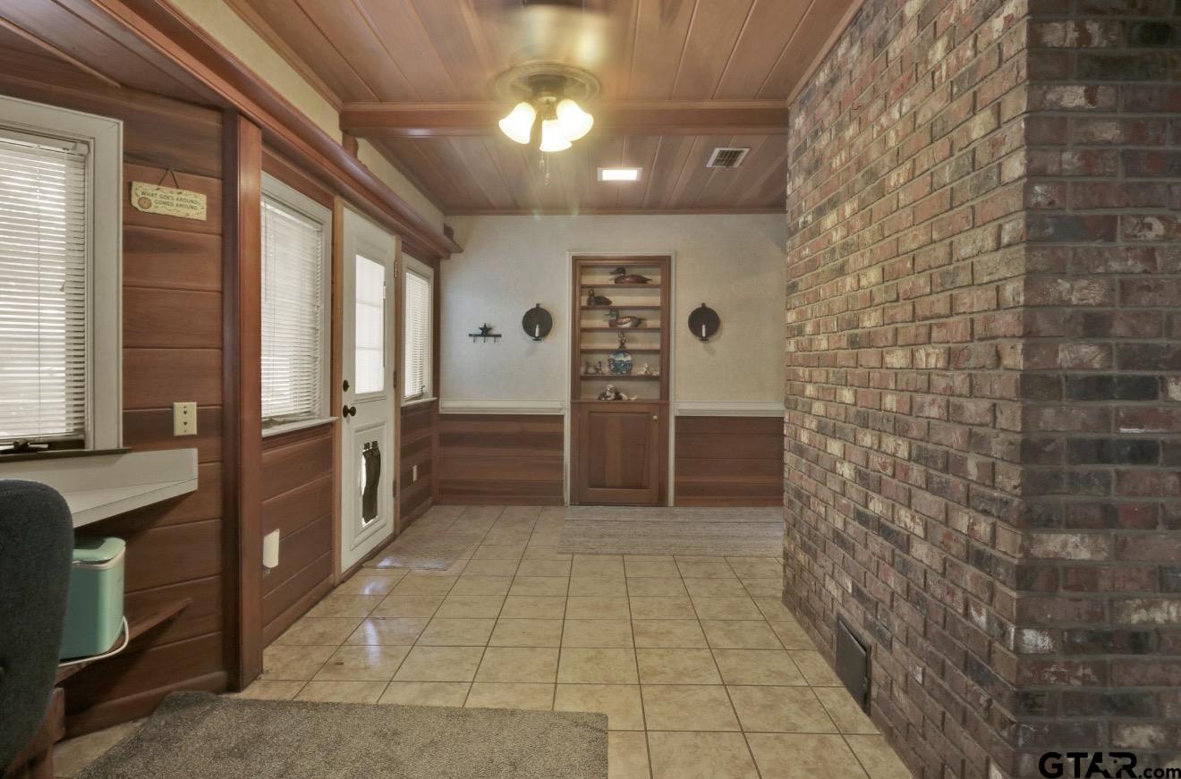 2213 Kensington