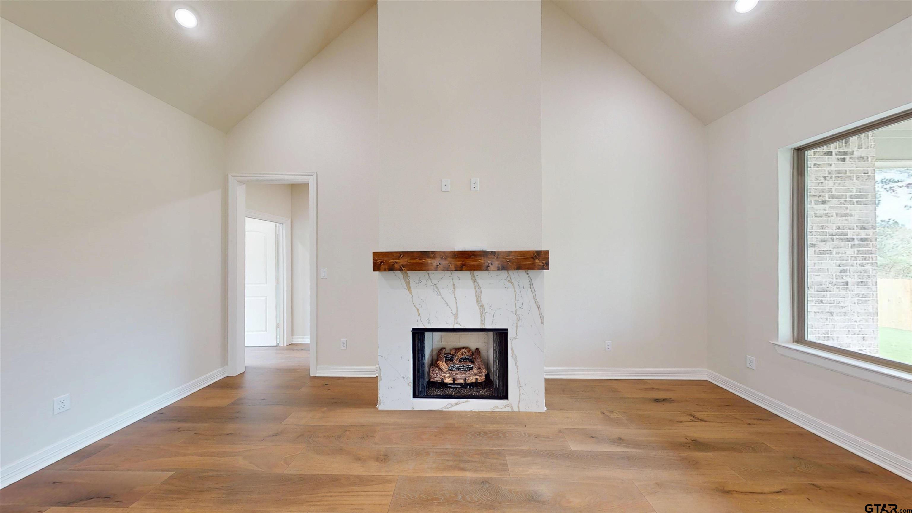 12124 Pinecrest Drive